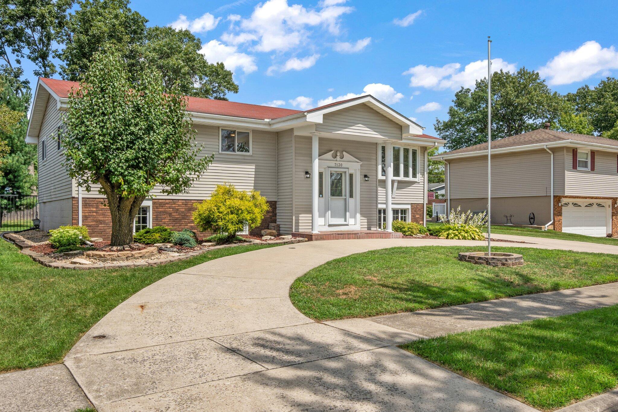 7130 W 83rd Place