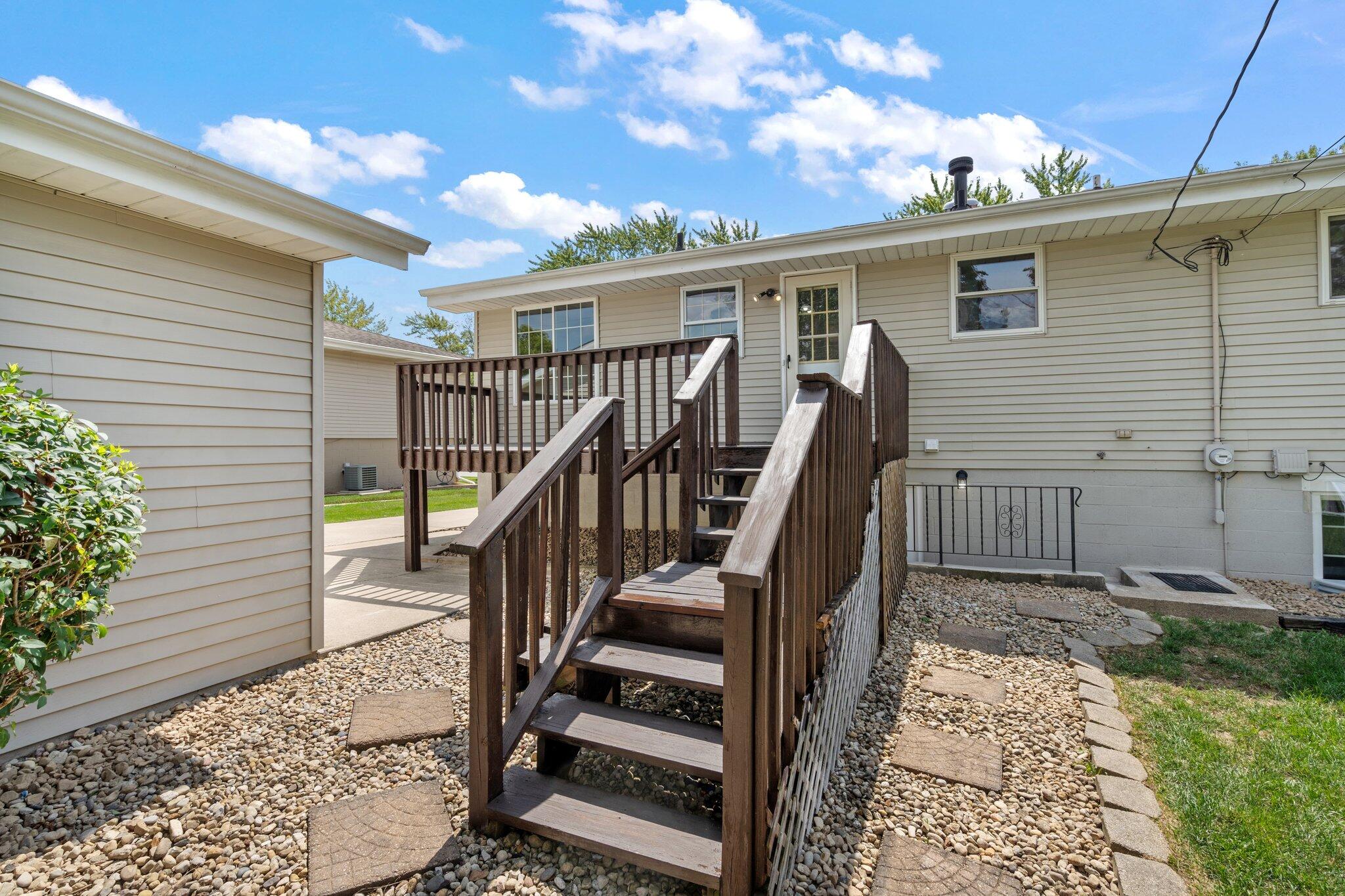 7130 W 83rd Place