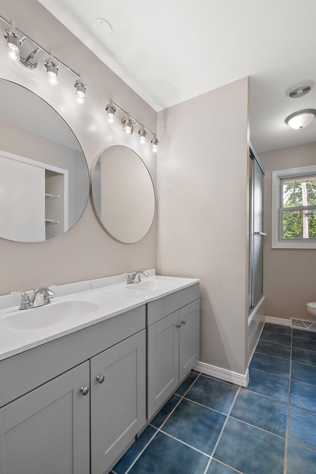 7130 W 83rd Place