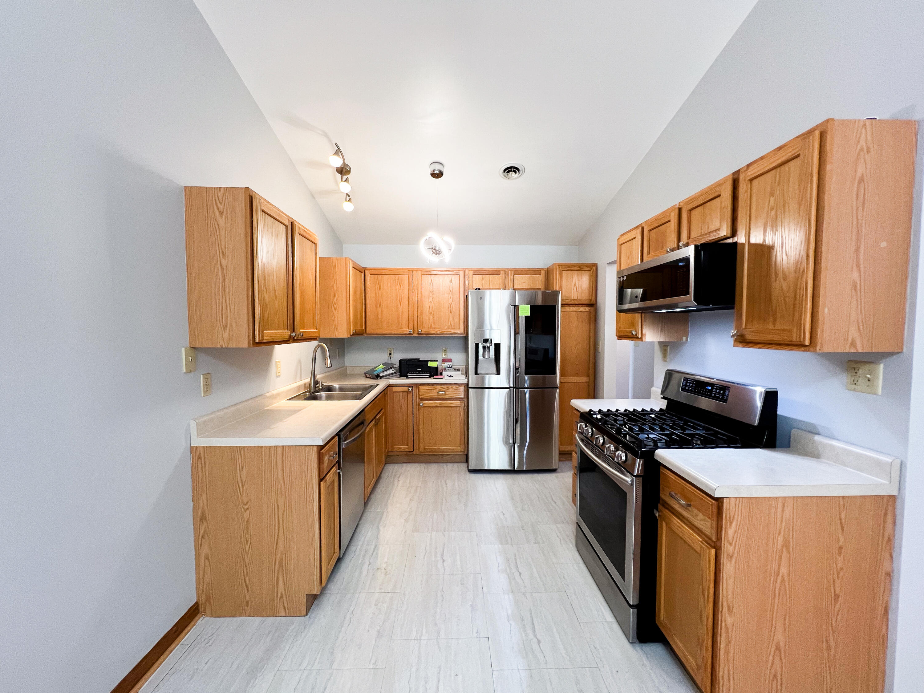 8673 Calhoun Place