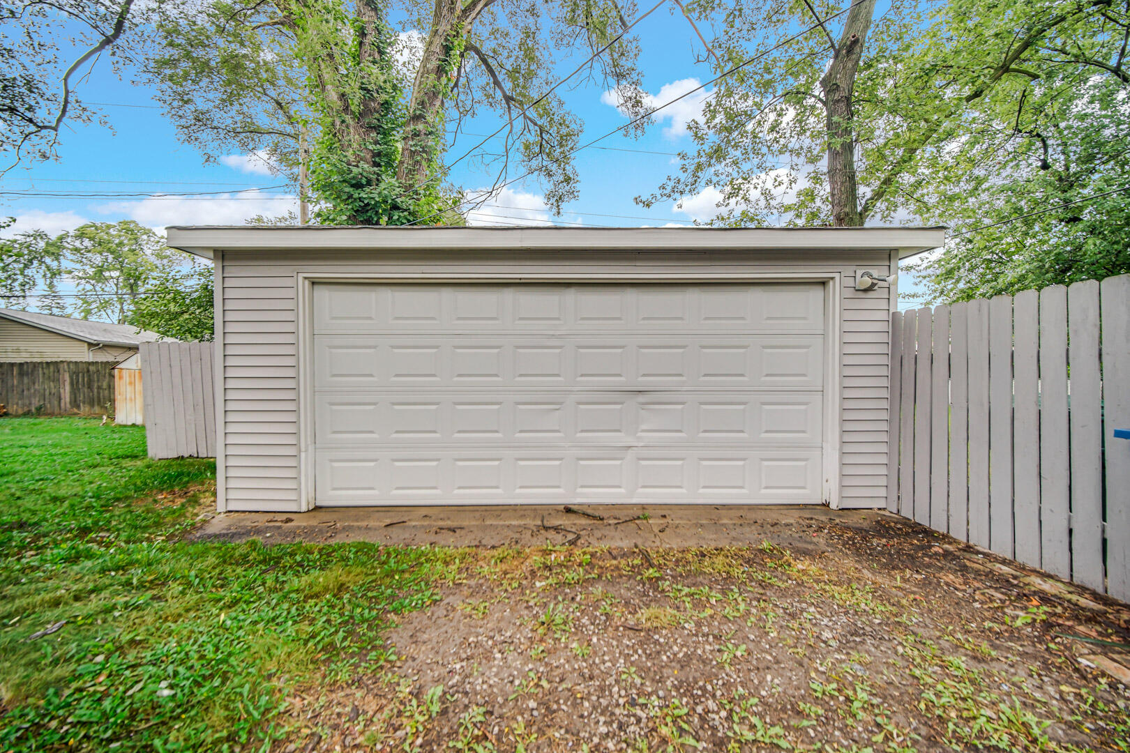 7837 S White Oak Lane