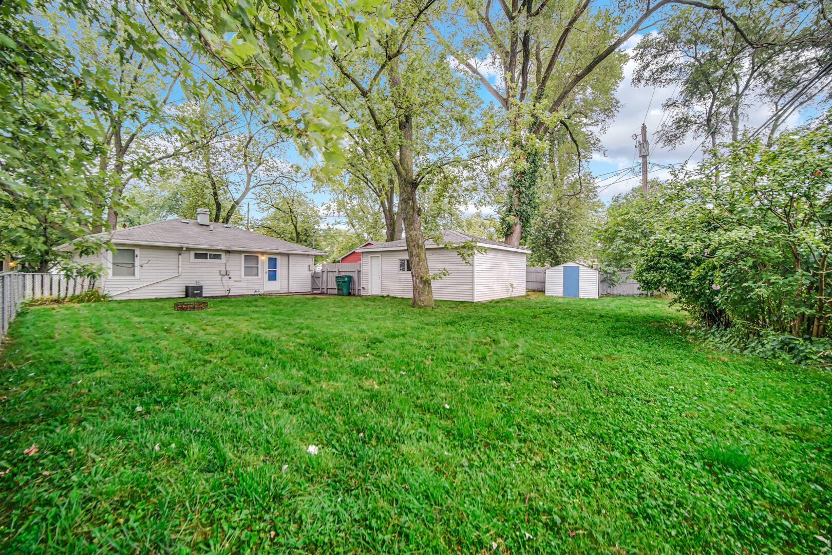 7837 S White Oak Lane