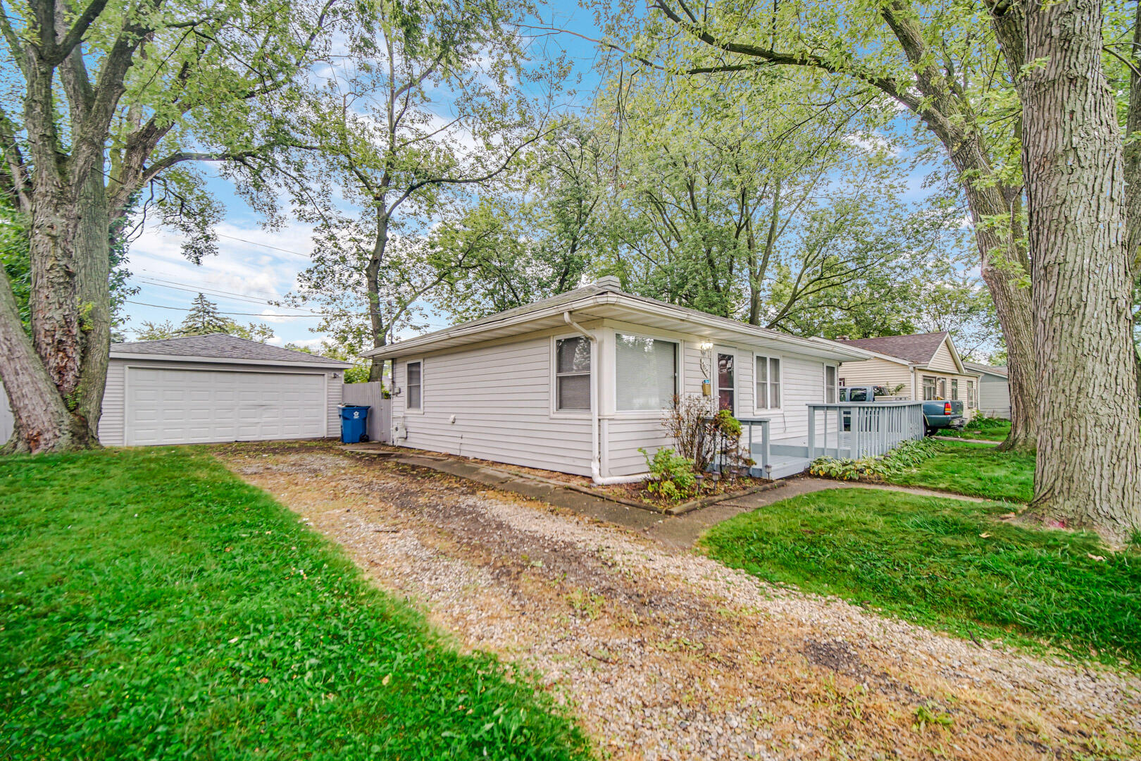 7837 S White Oak Lane
