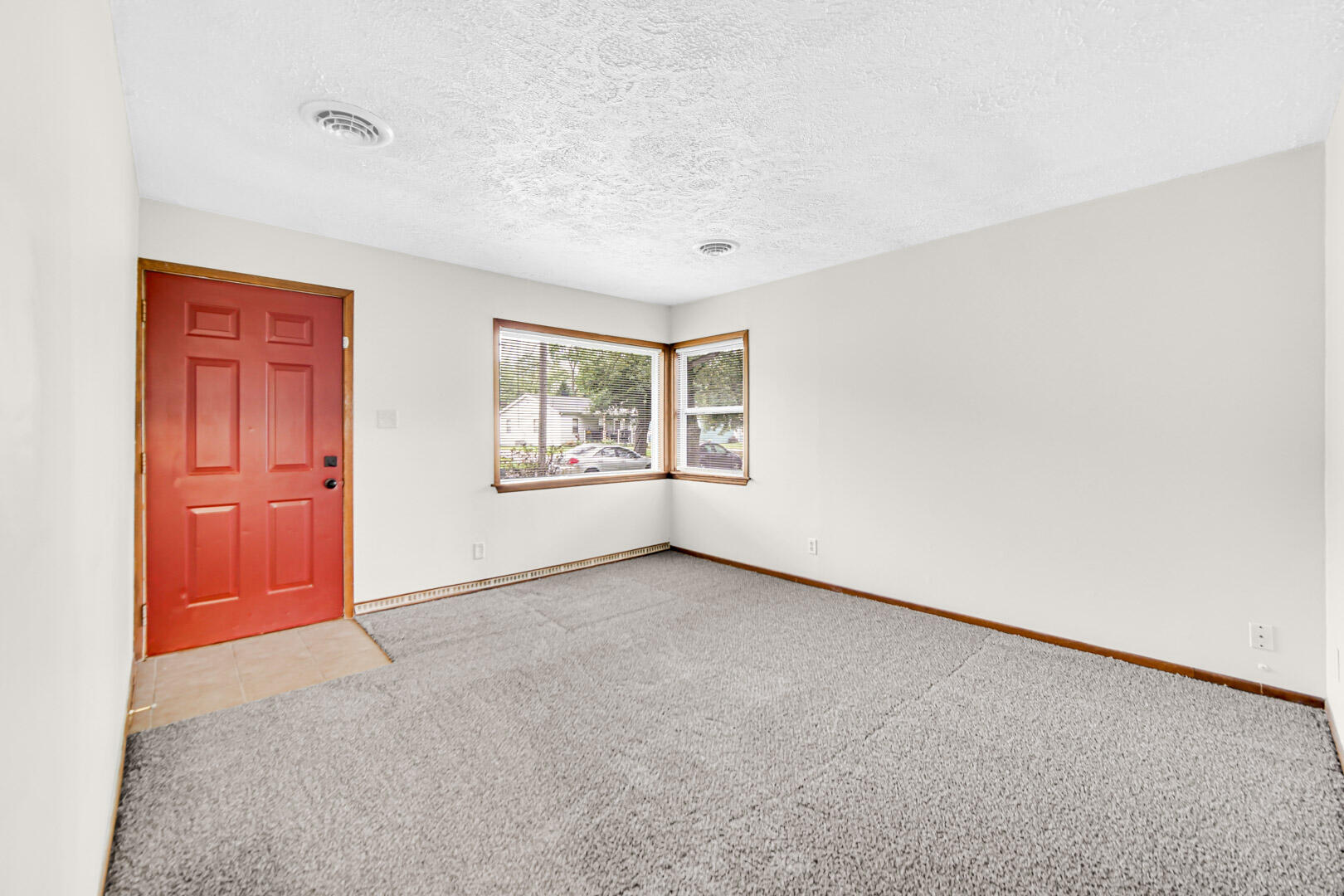7837 S White Oak Lane