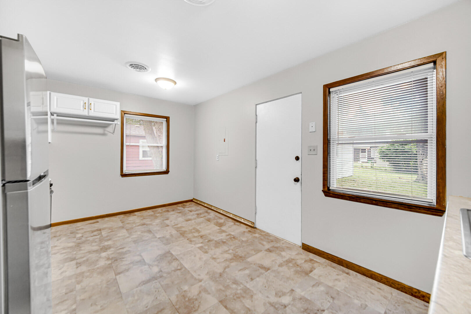 7837 S White Oak Lane