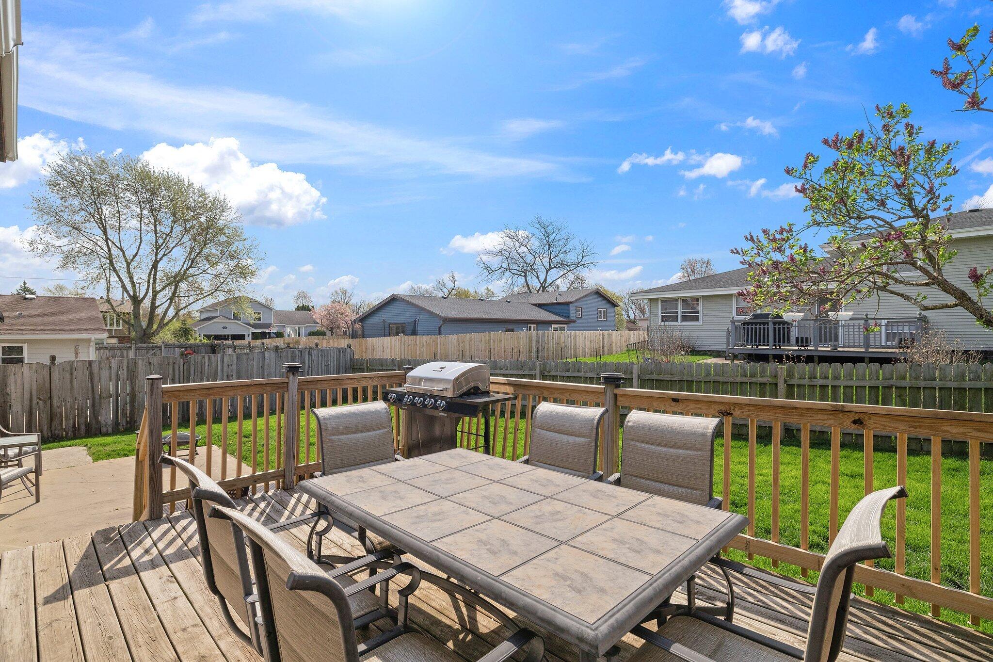 4885 W 86th Place