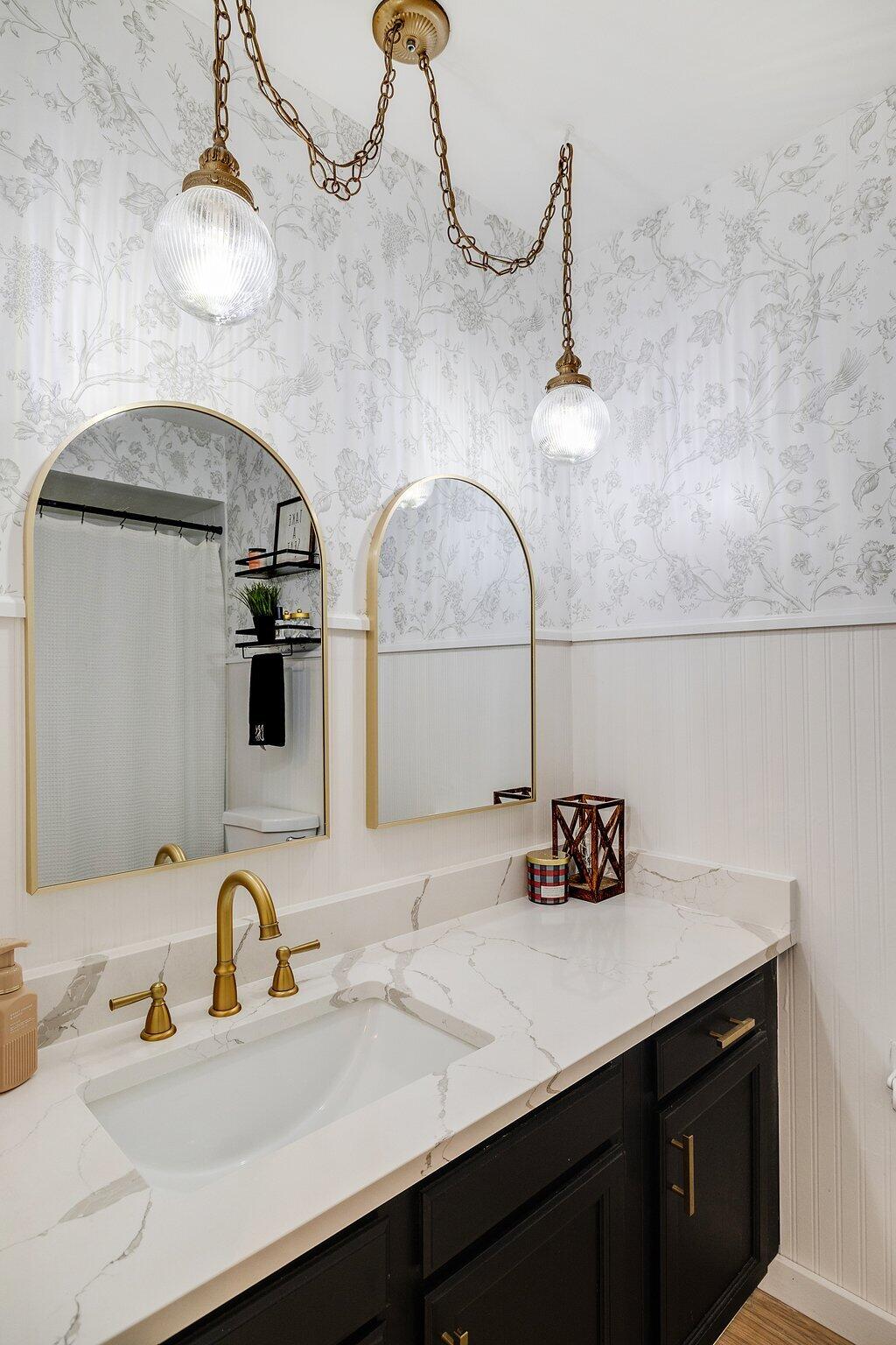 4885 W 86th Place