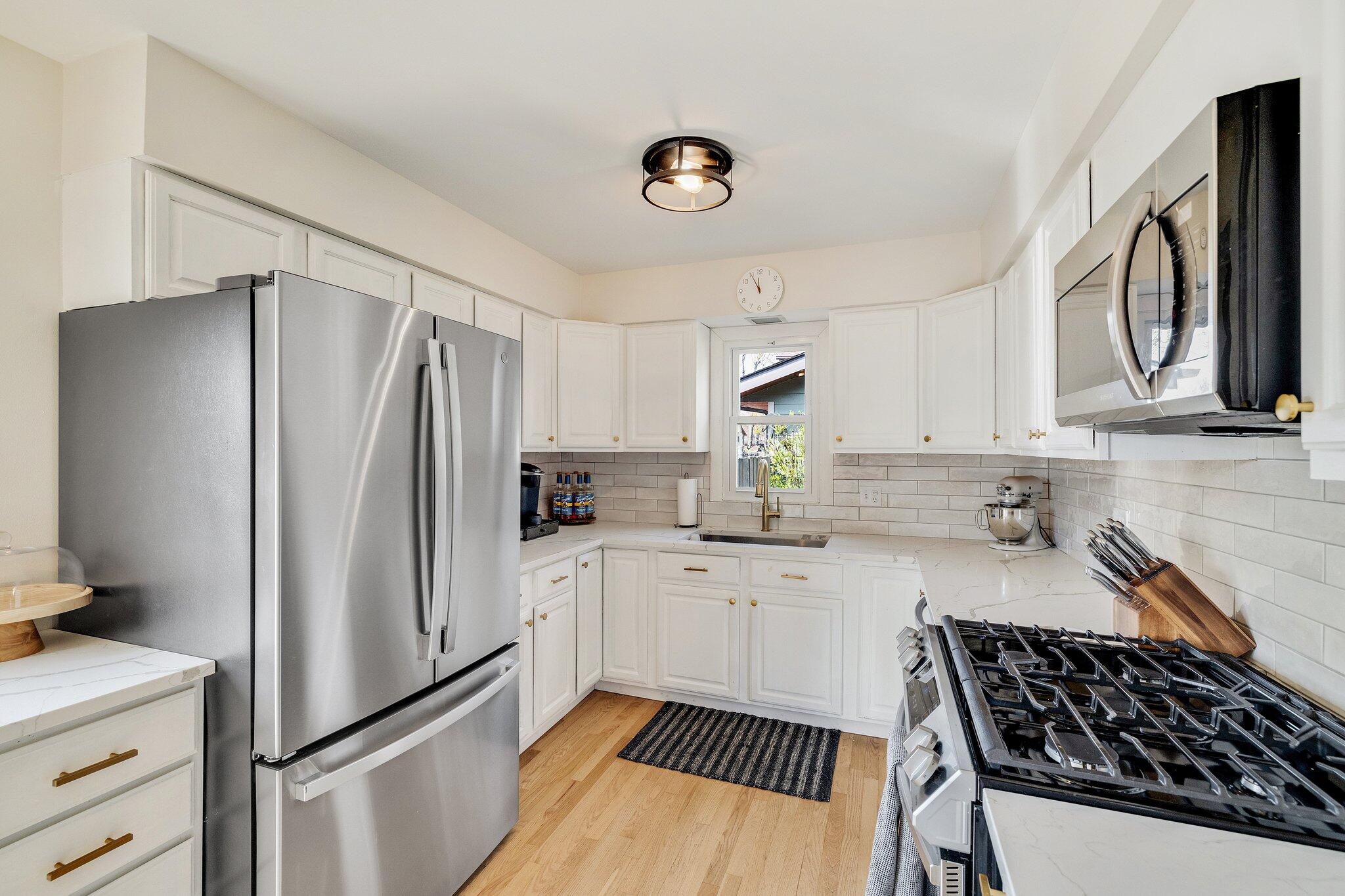 4885 W 86th Place