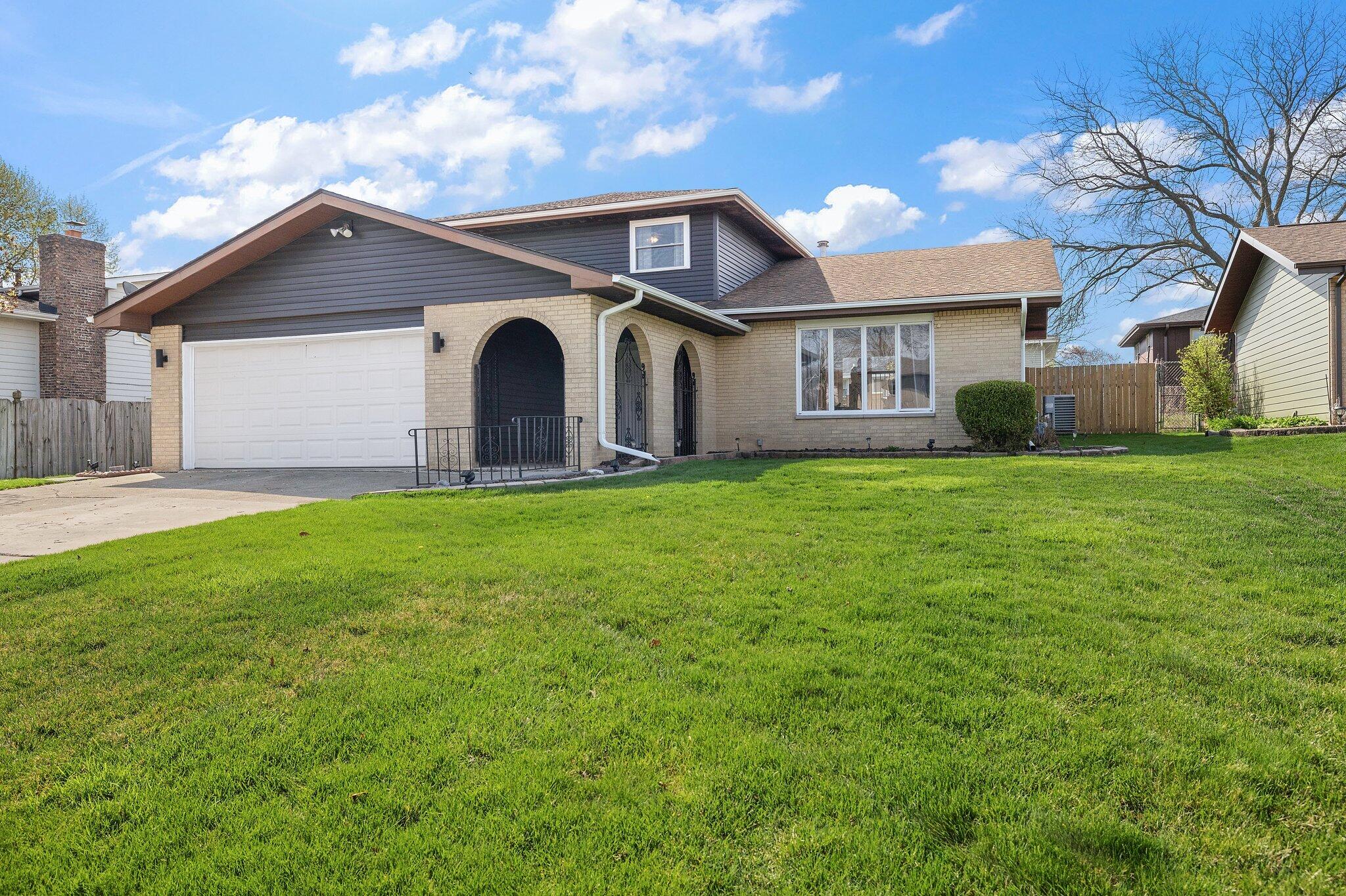 4885 W 86th Place