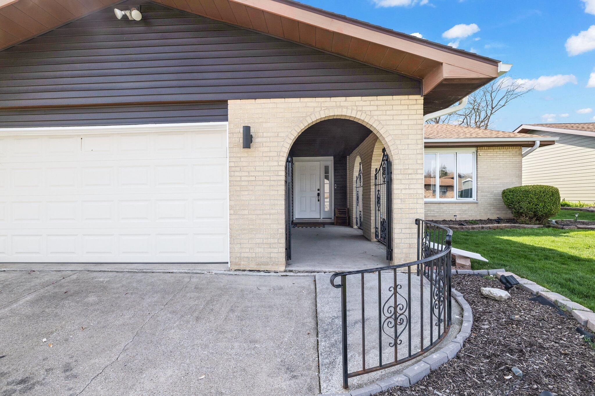 4885 W 86th Place