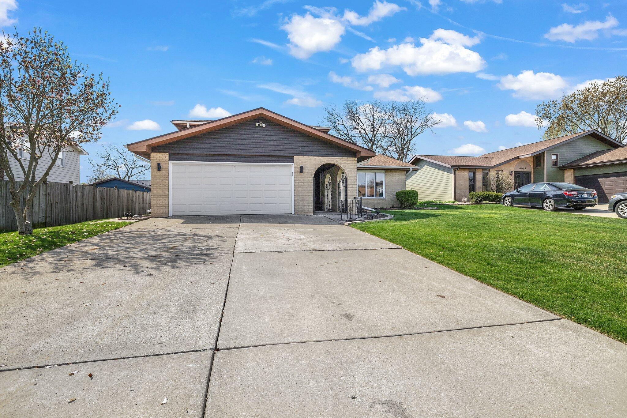 4885 W 86th Place