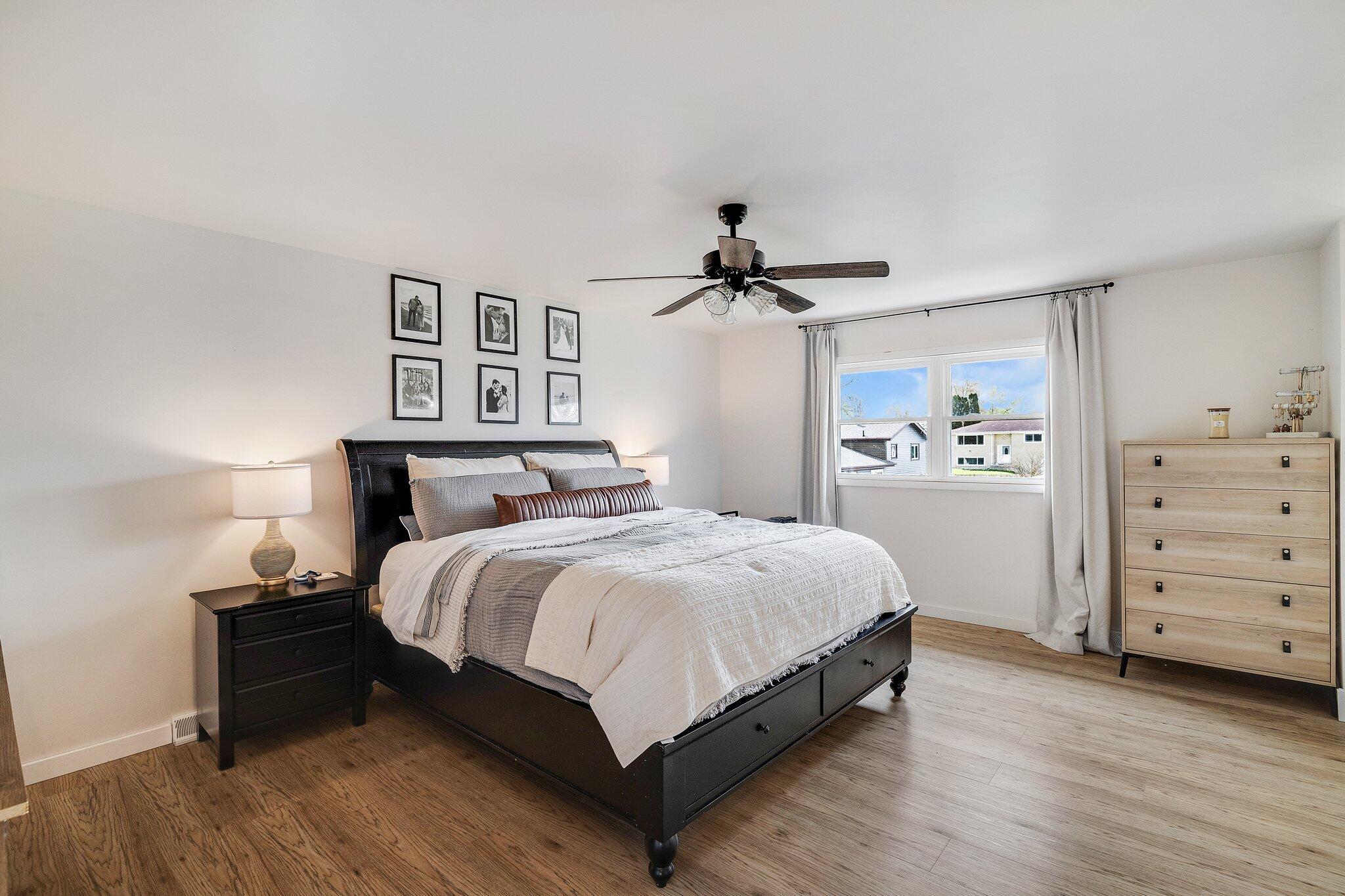 4885 W 86th Place