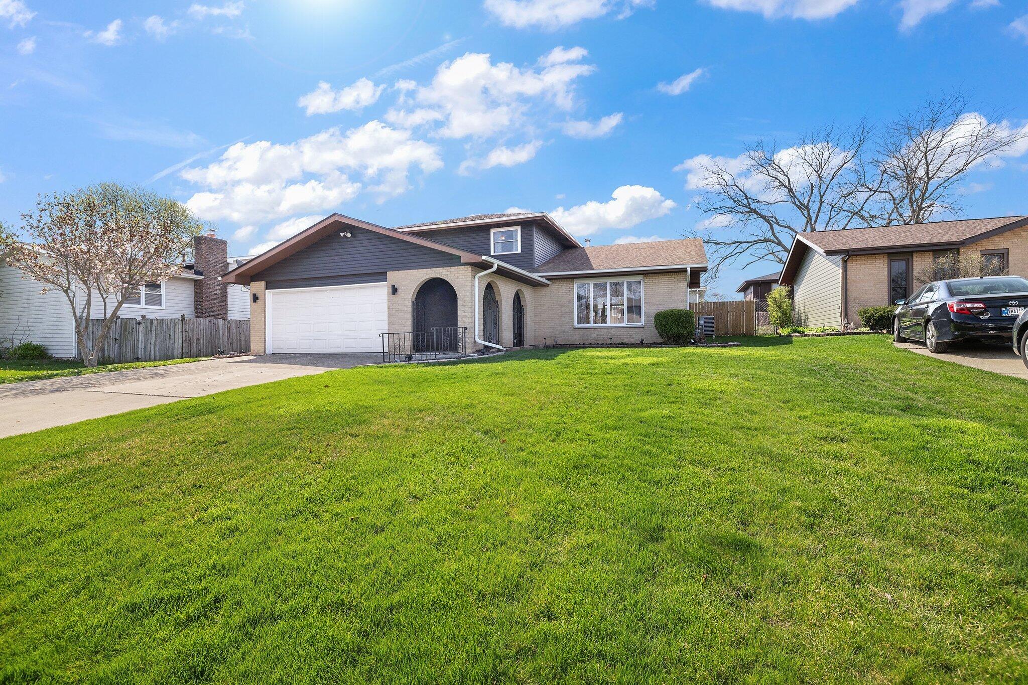 4885 W 86th Place