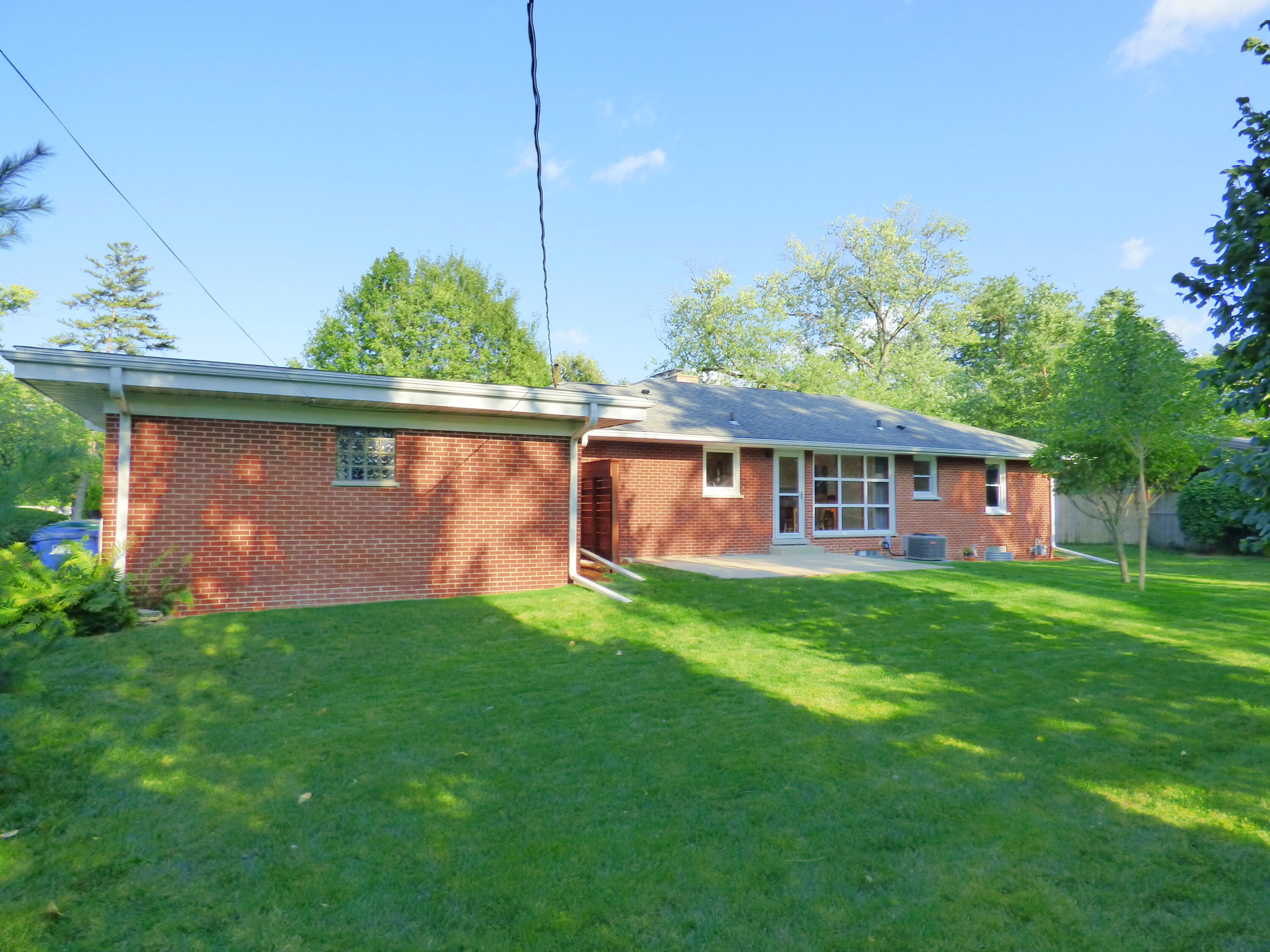 8334 Hawthorne Drive