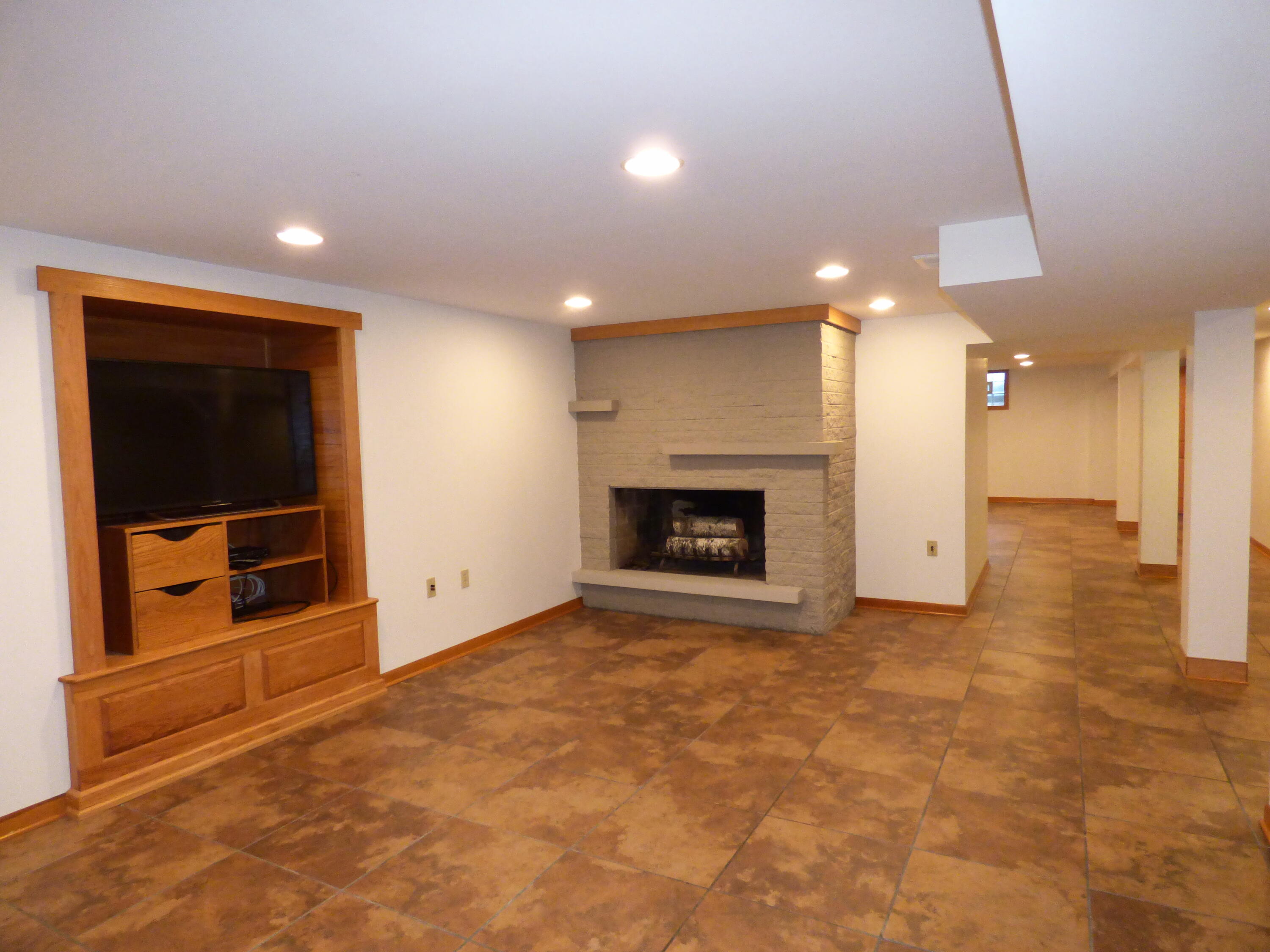 8334 Hawthorne Drive