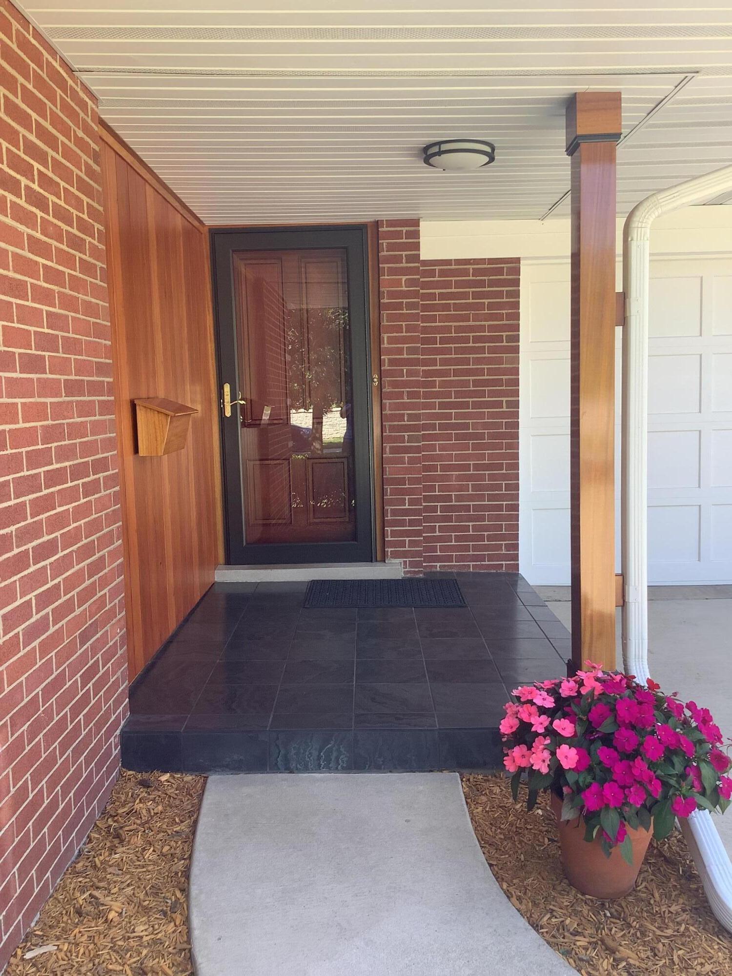 8334 Hawthorne Drive