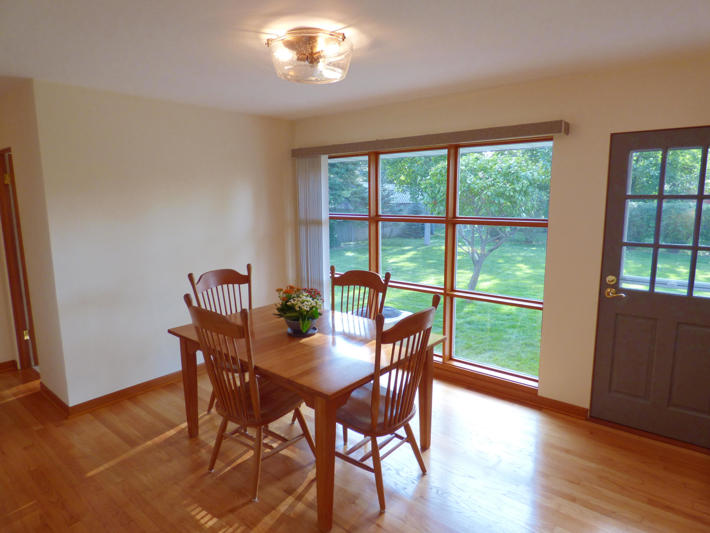 8334 Hawthorne Drive