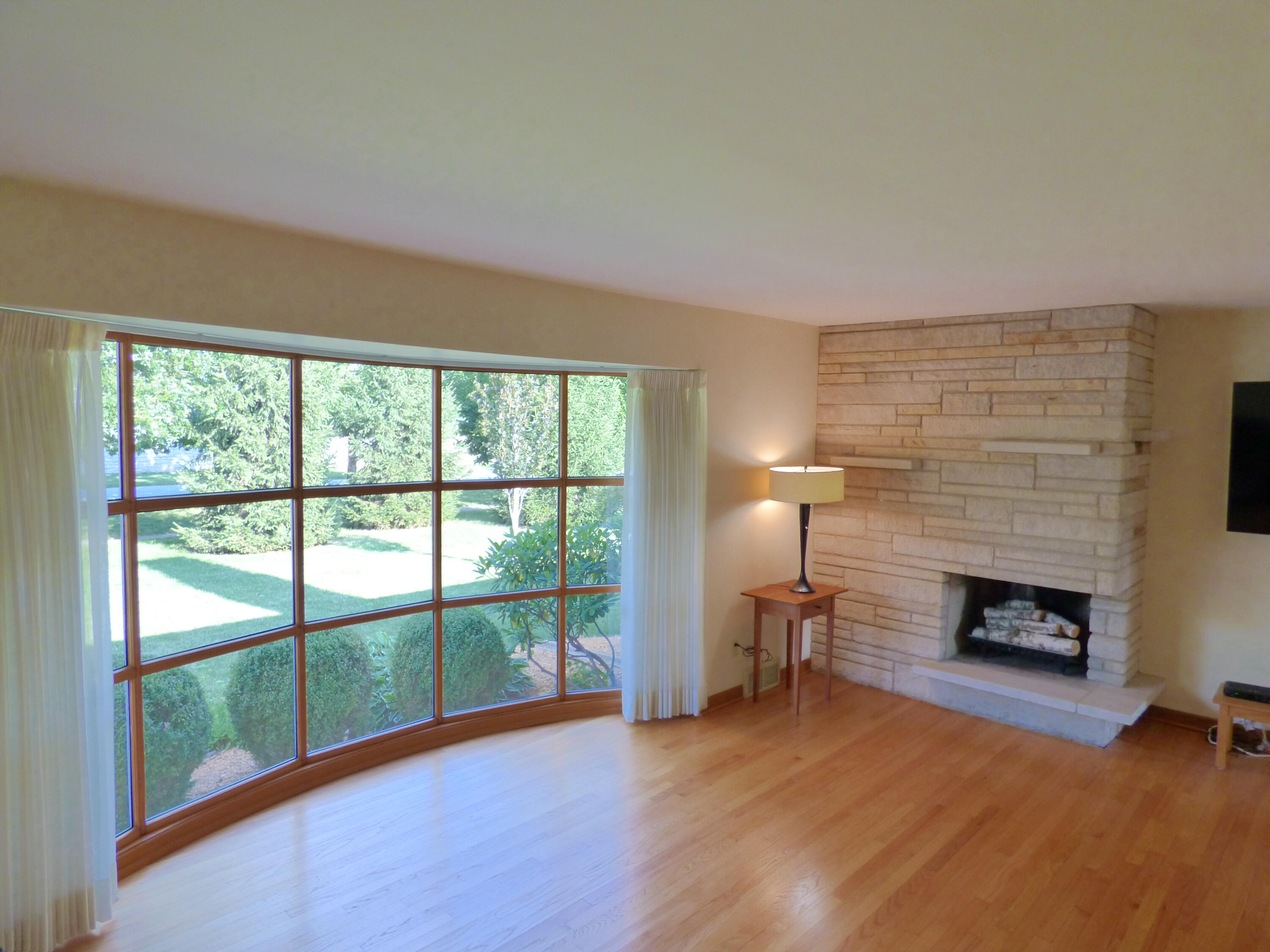 8334 Hawthorne Drive