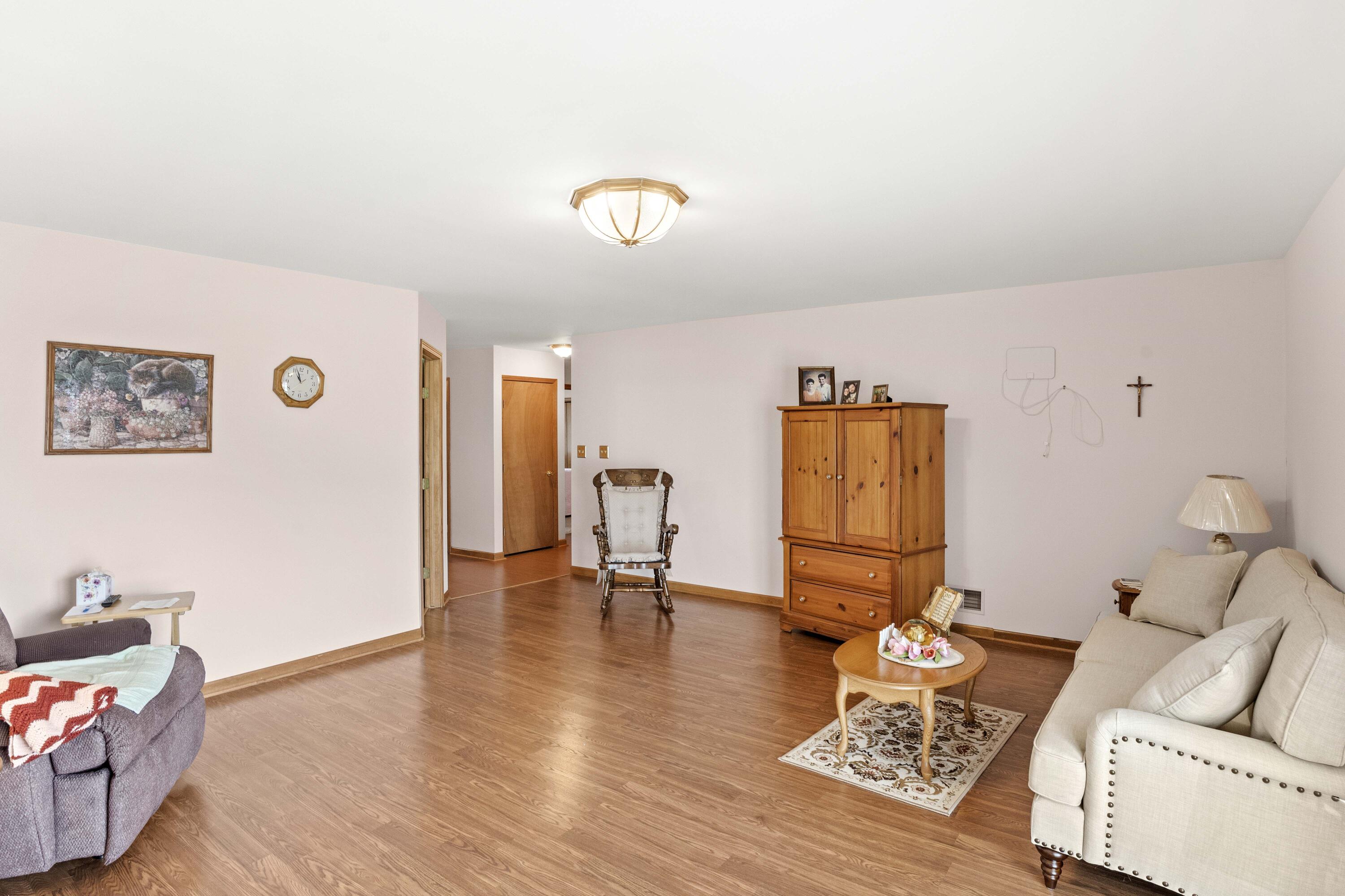 948 Blue Jay Way