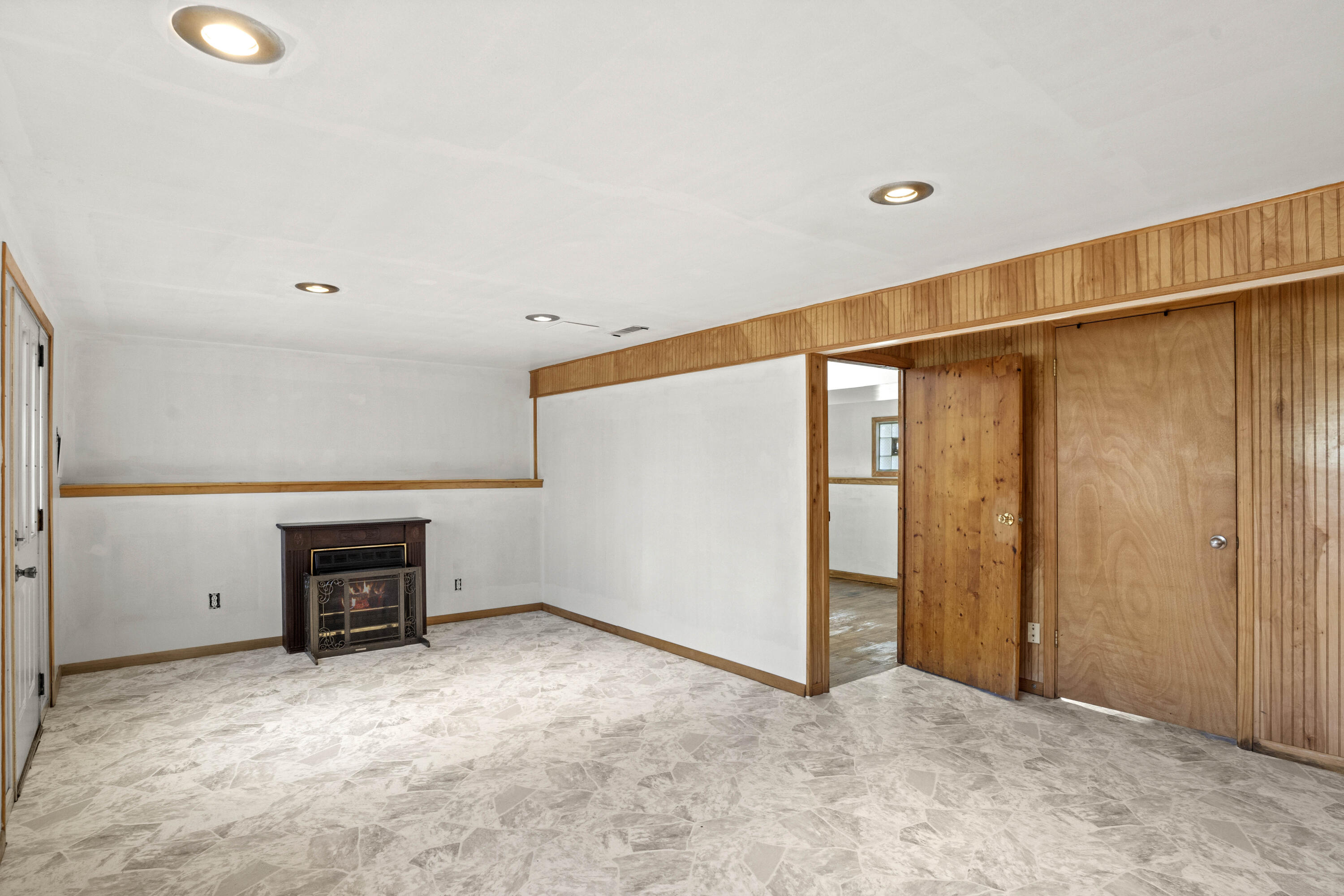 3887 Montgomery Street