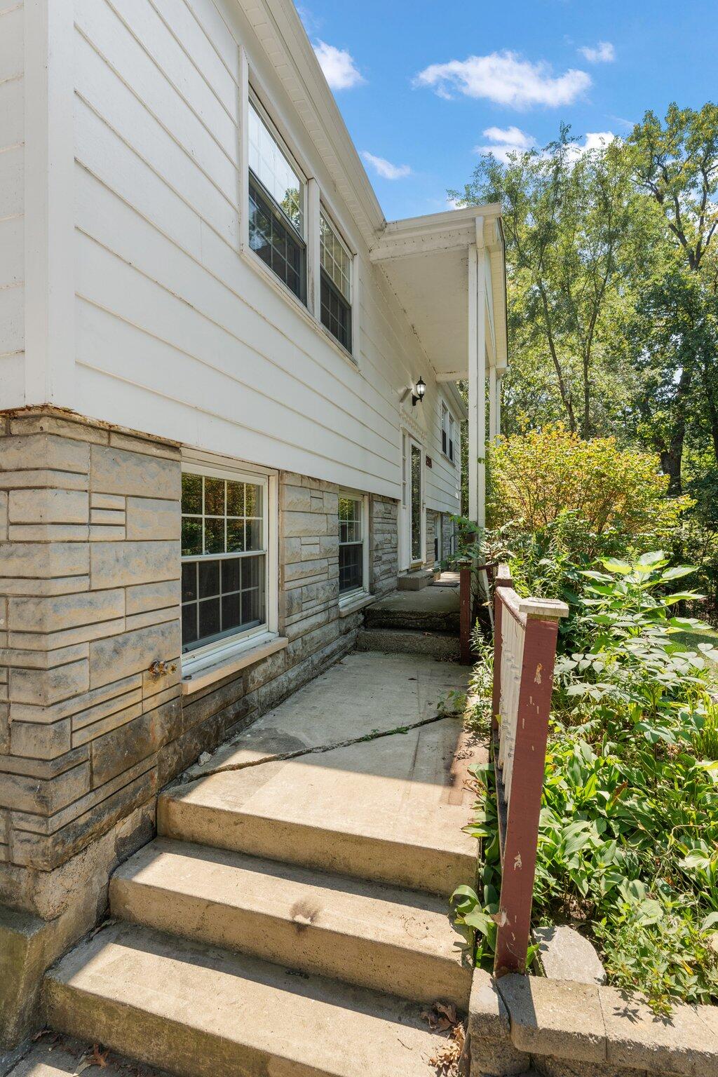 12321 Kingfisher Road