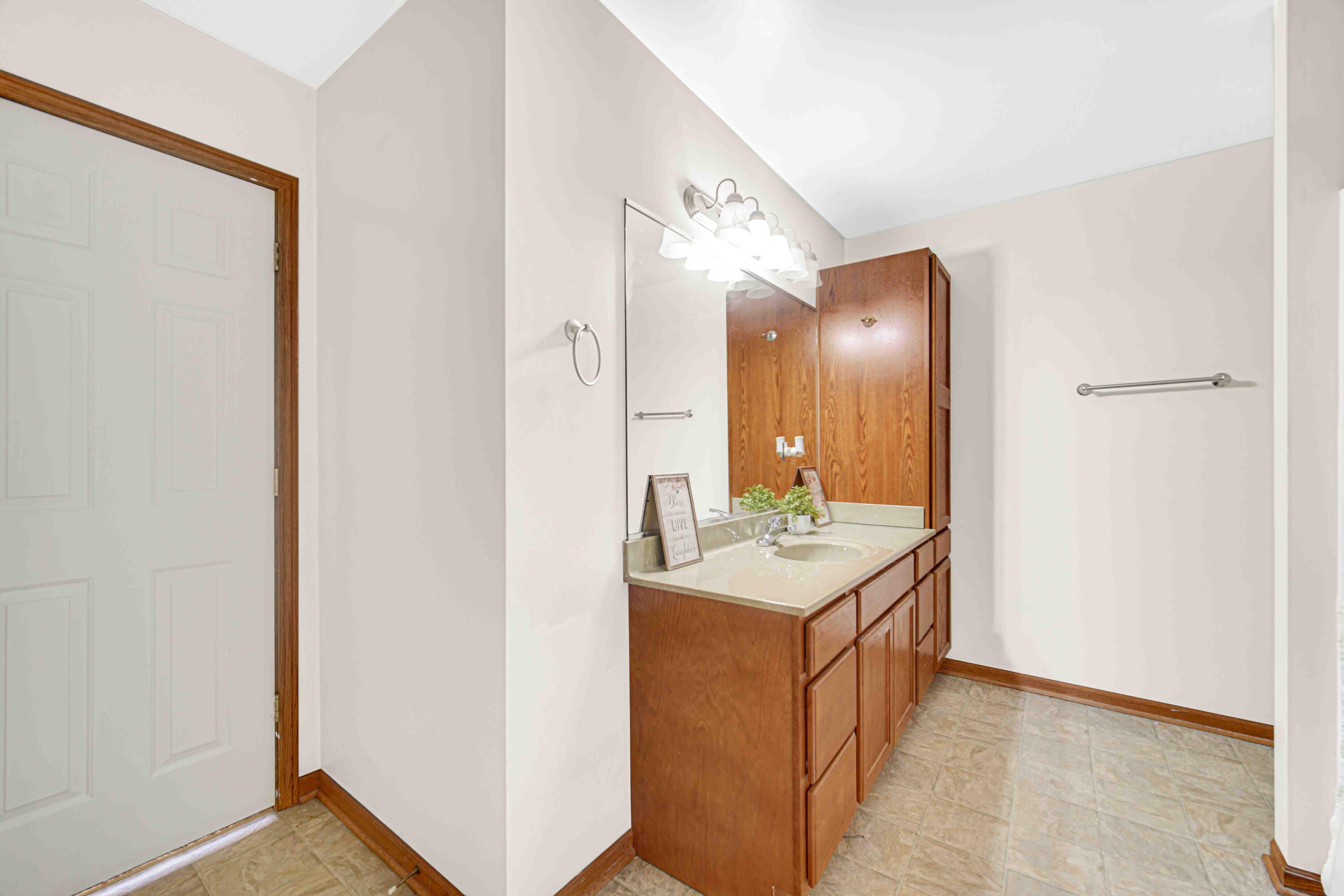 7141 Bracken Pkwy