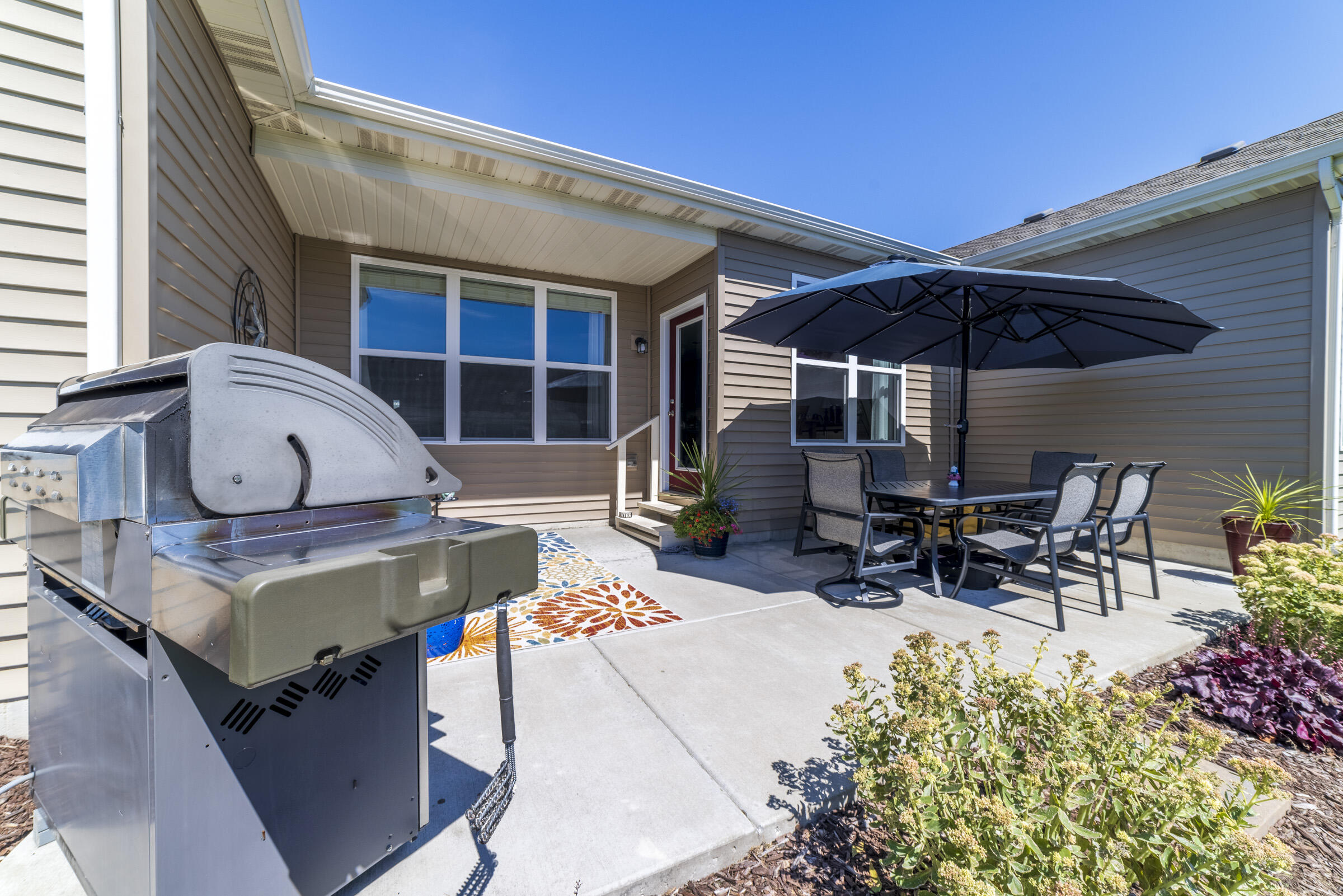 9195 Green Meadow Drive
