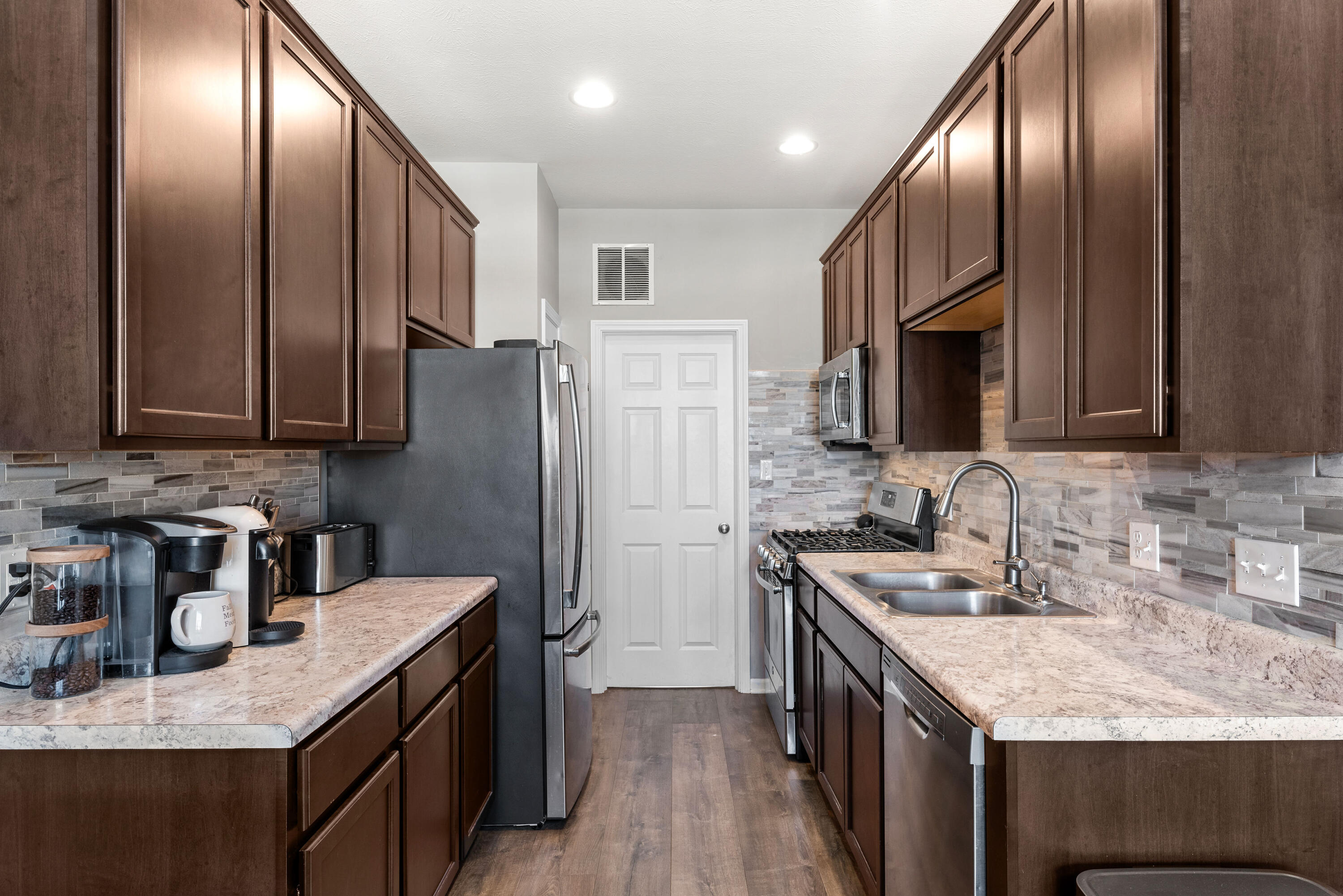 991 E 117th Place