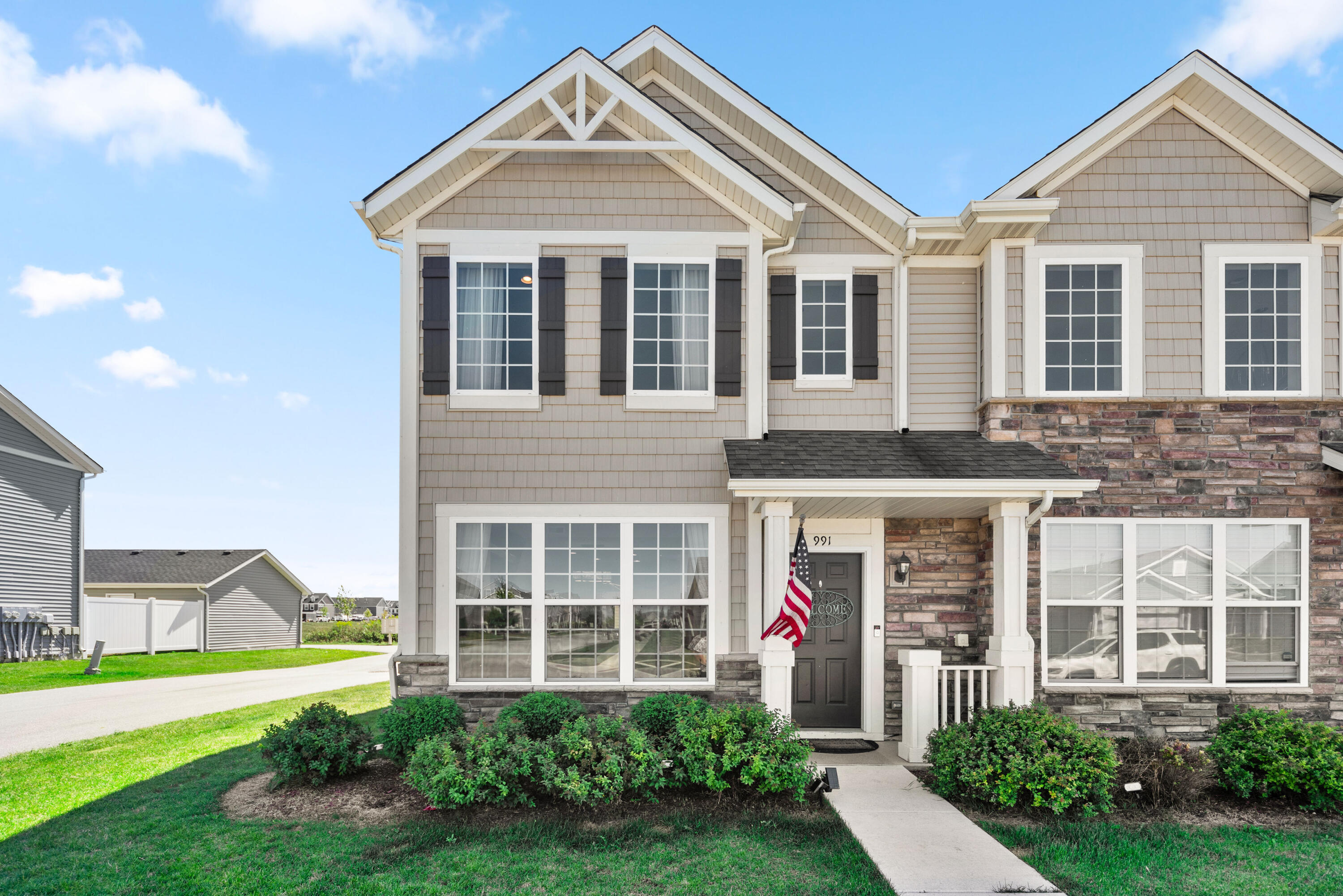 991 E 117th Place