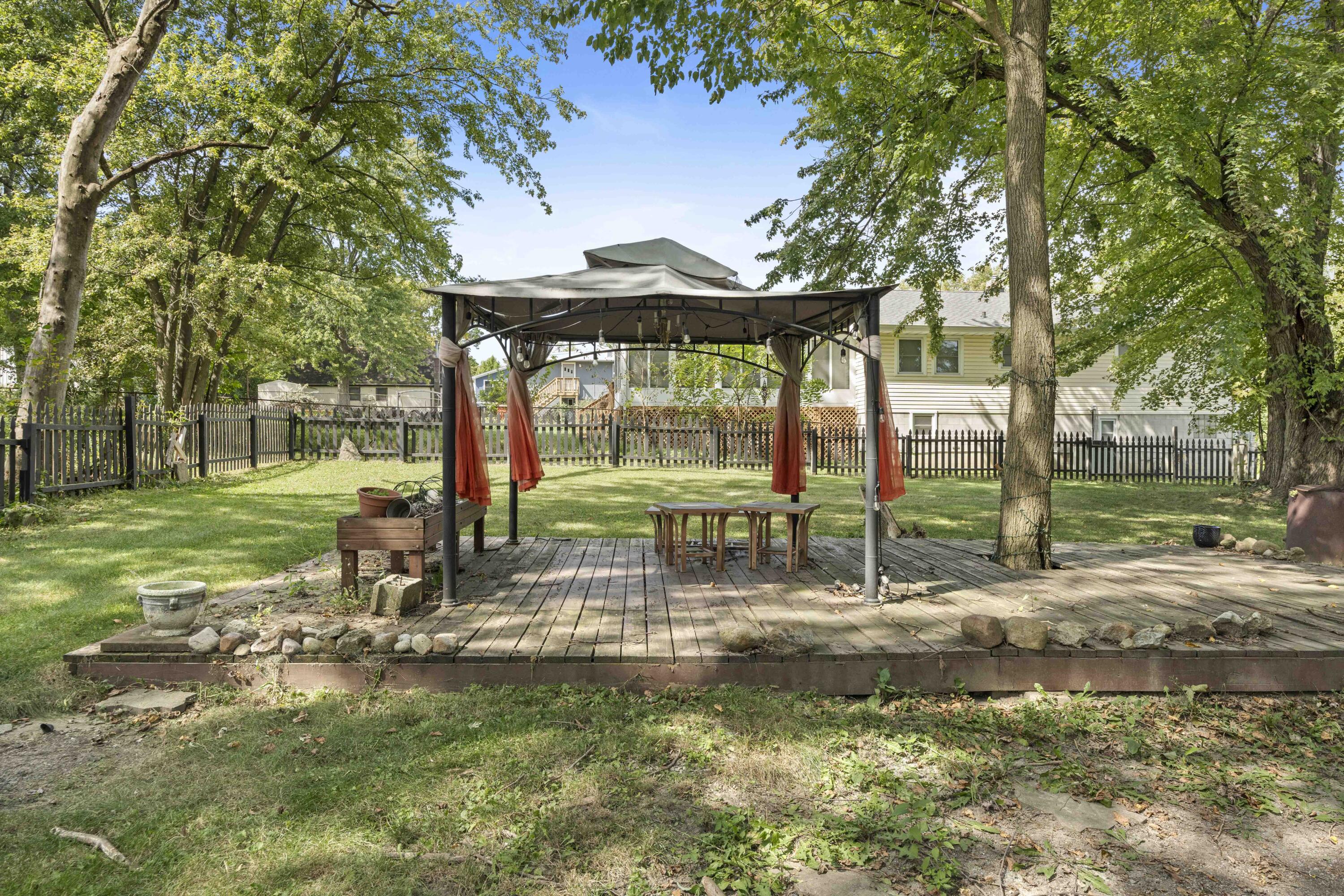 7201 W 140th Place
