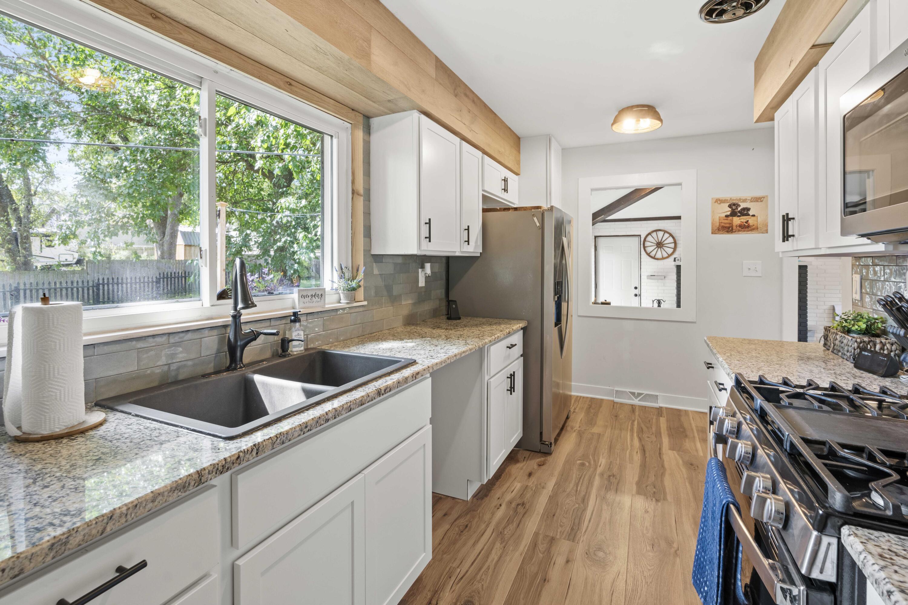 7201 W 140th Place