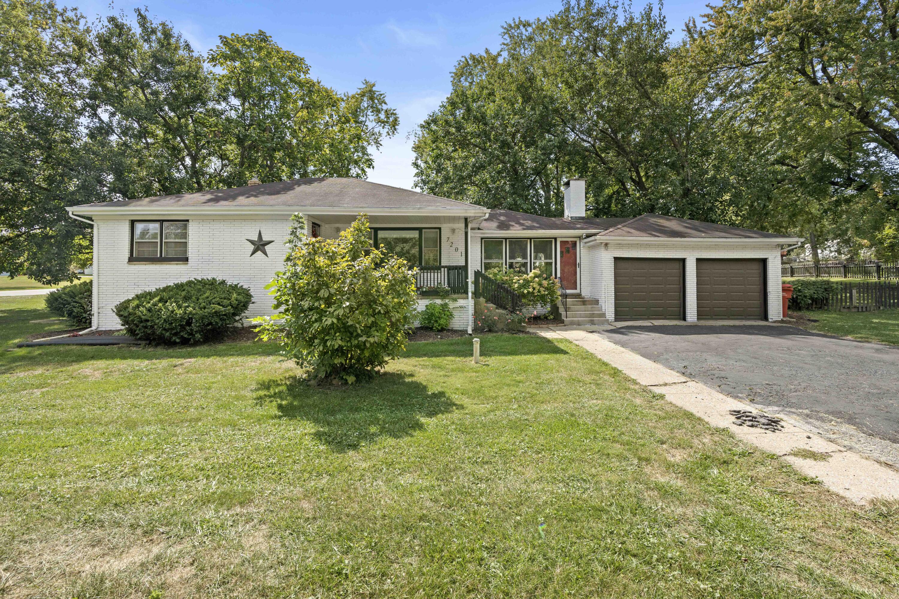7201 W 140th Place