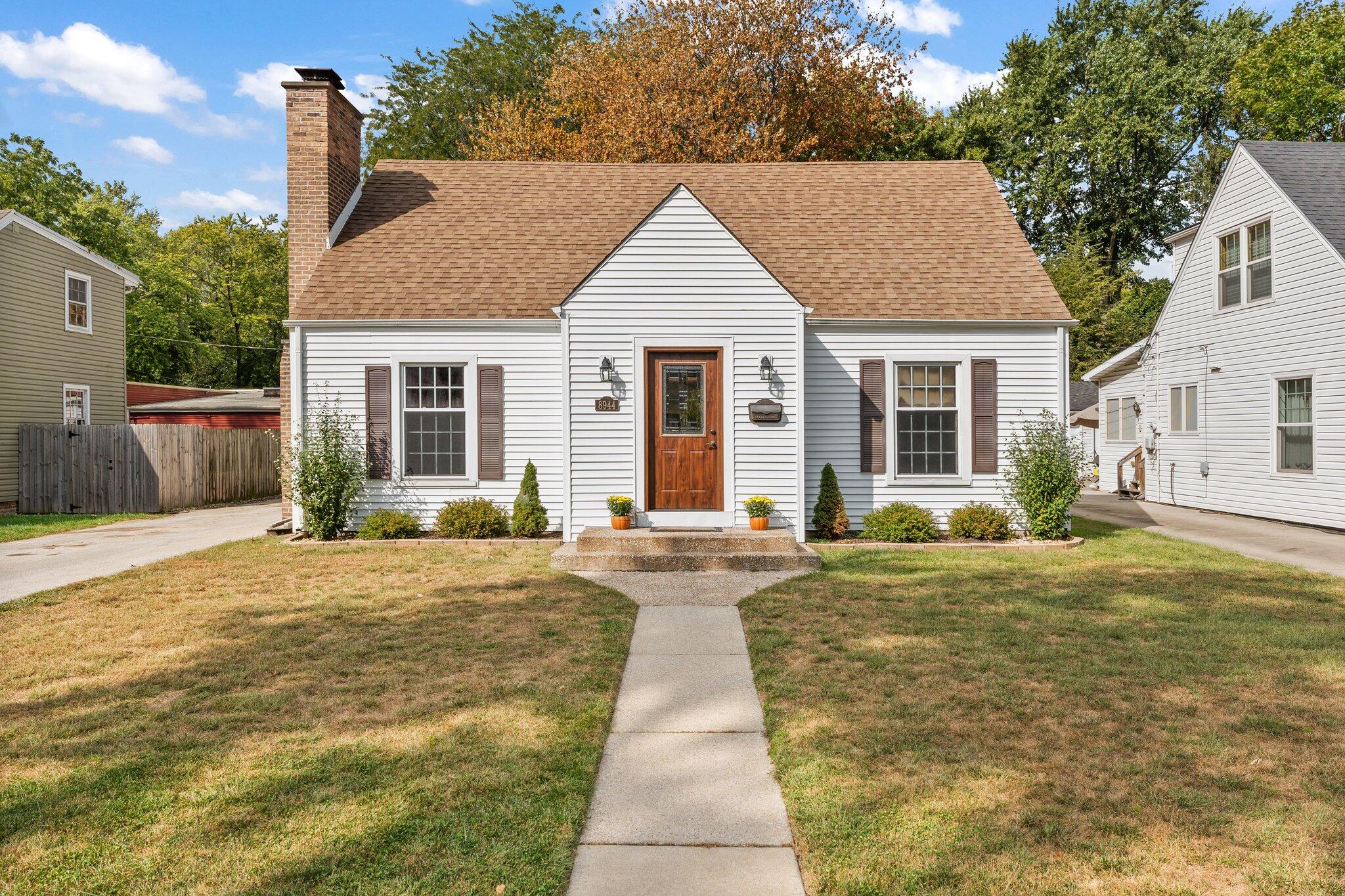8944 Southmoor Avenue