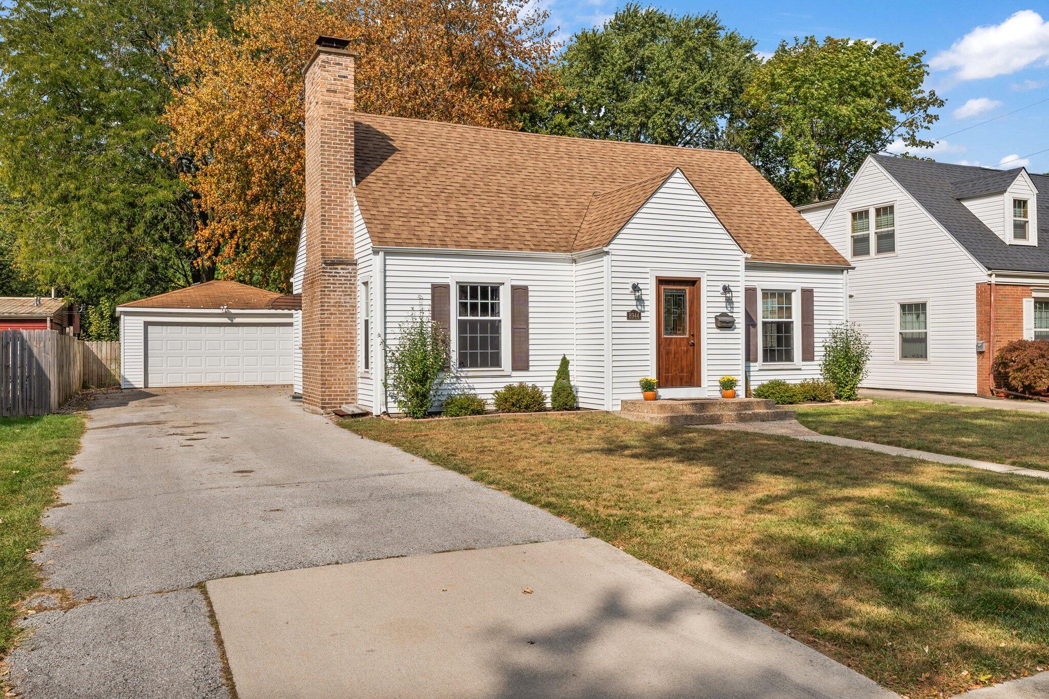 8944 Southmoor Avenue