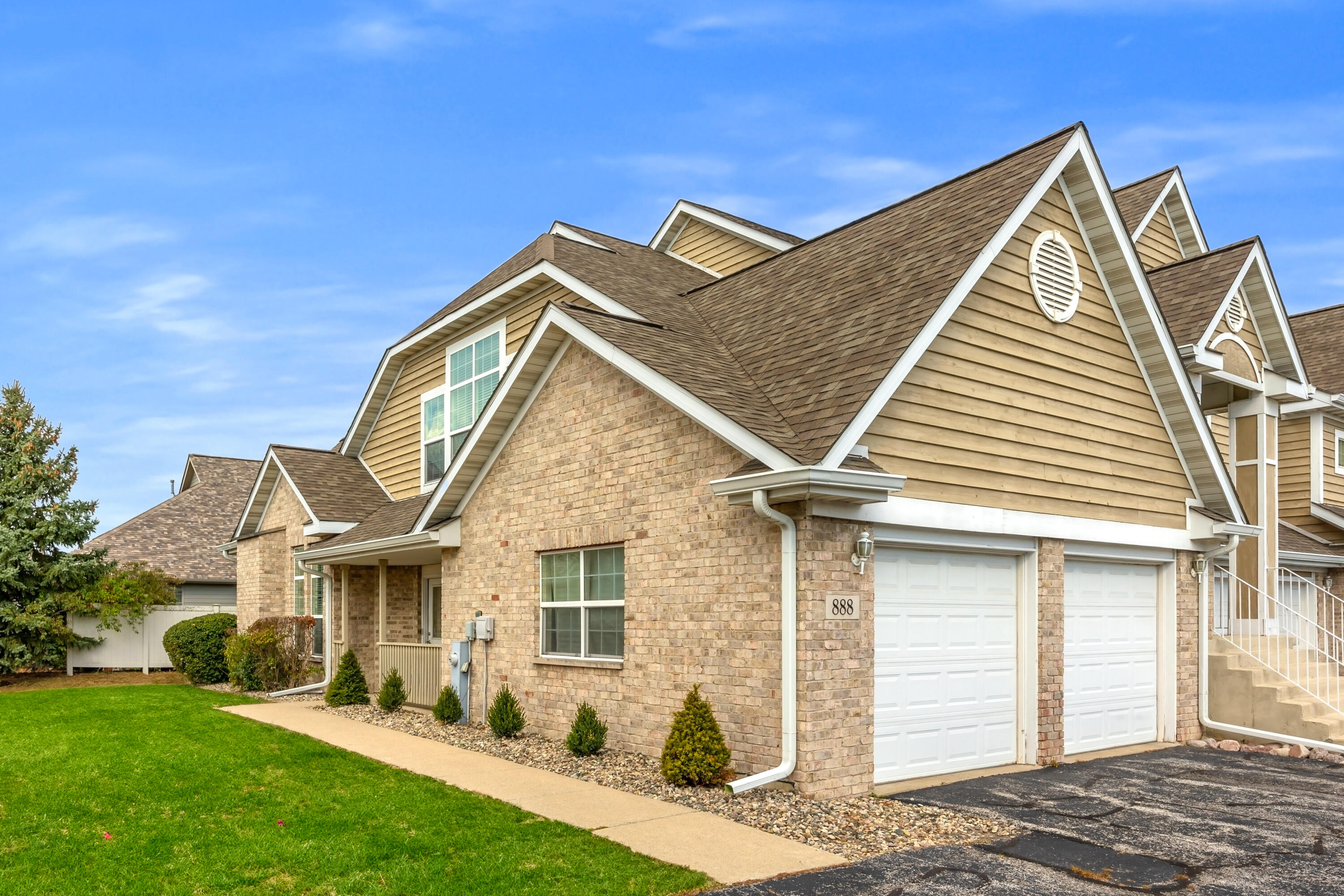 888 Boxwood Drive
