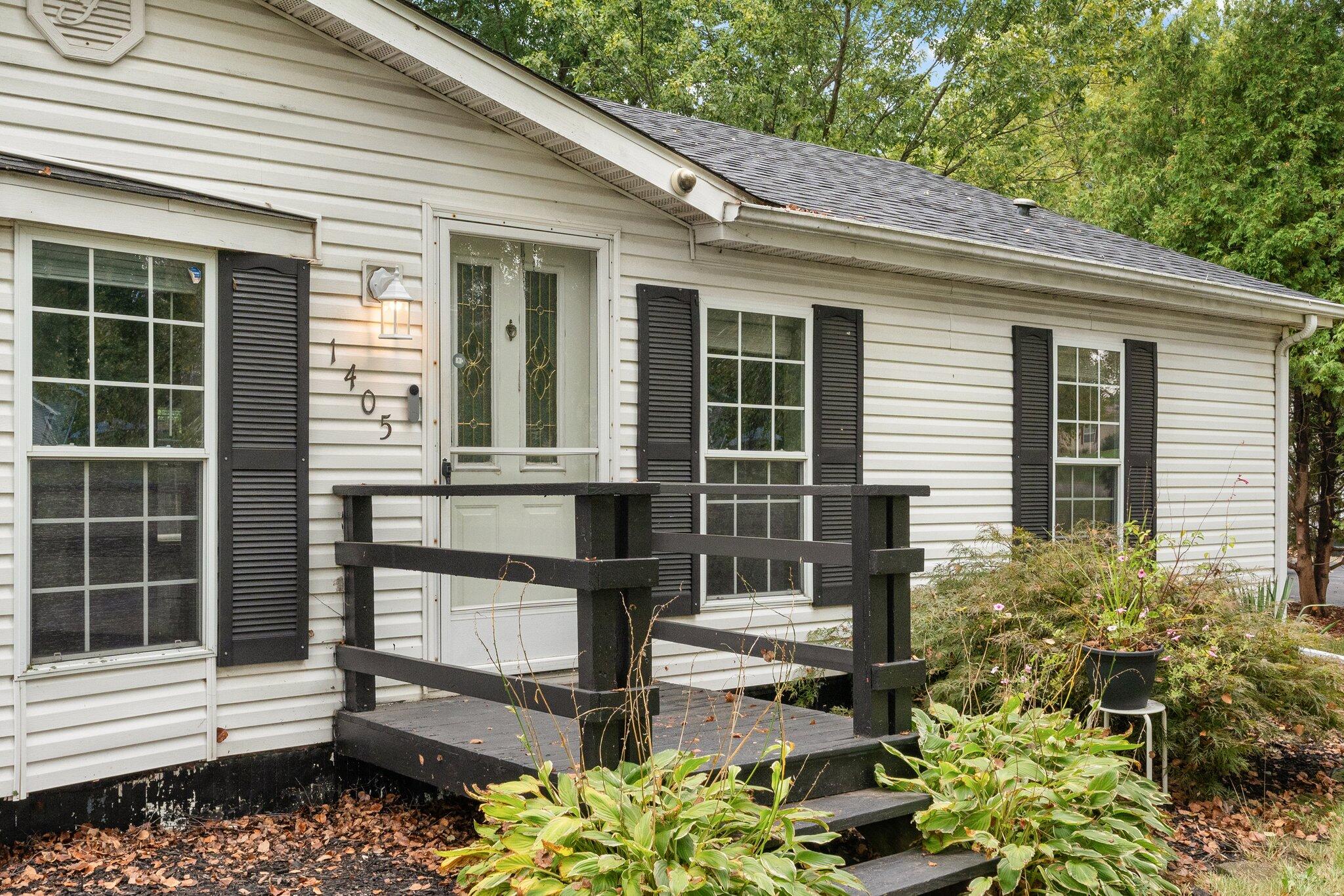 1405 W 179th Place