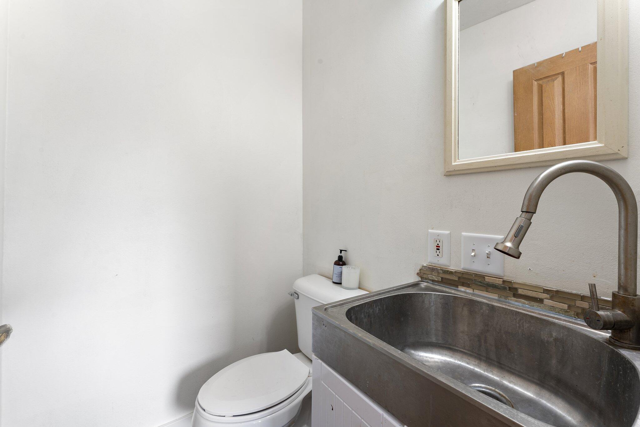 1405 W 179th Place