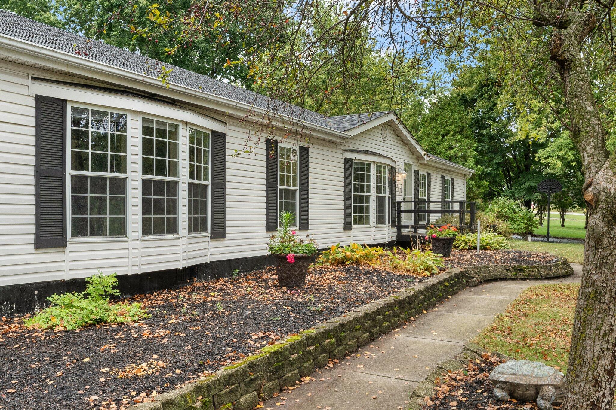 1405 W 179th Place