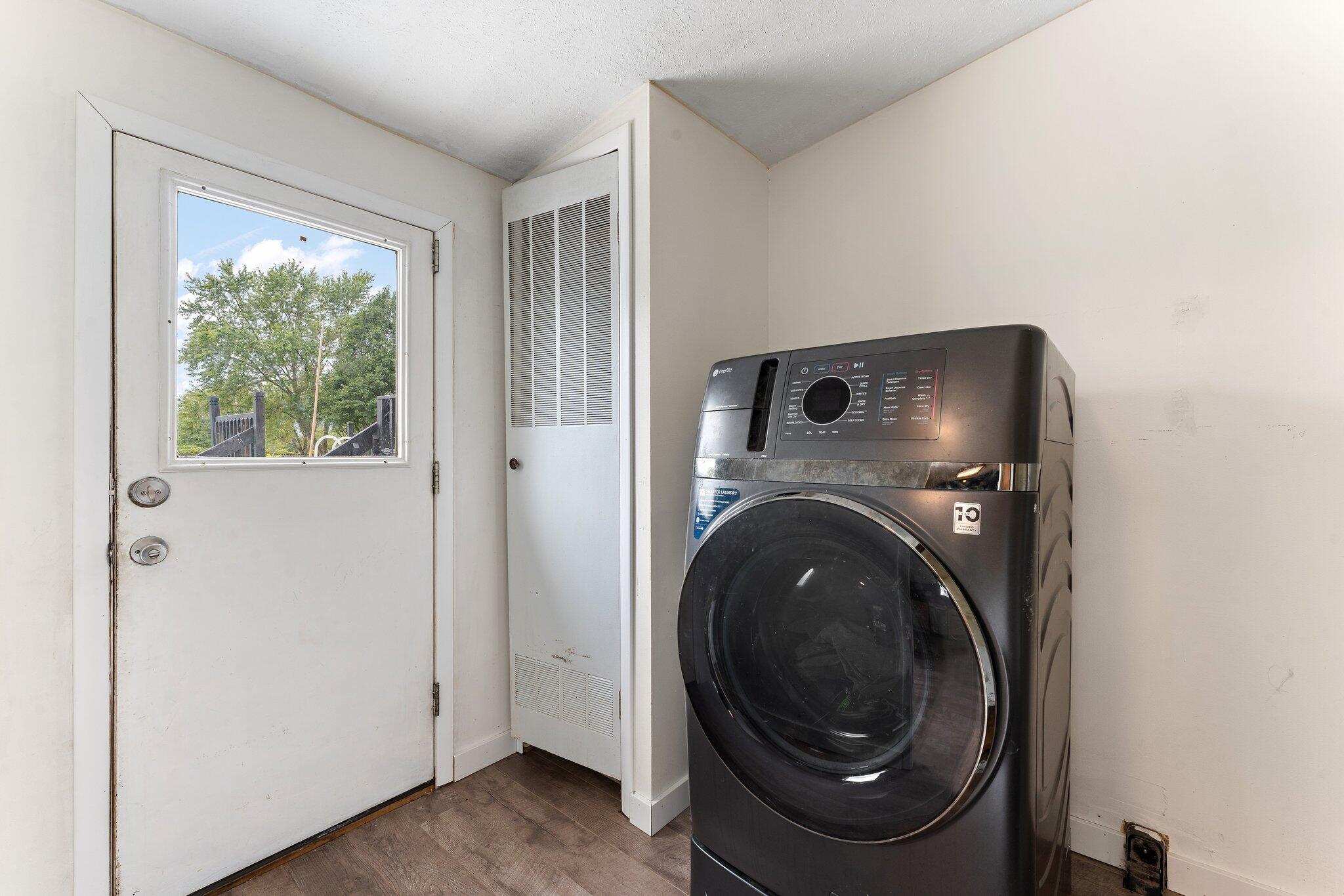 1405 W 179th Place