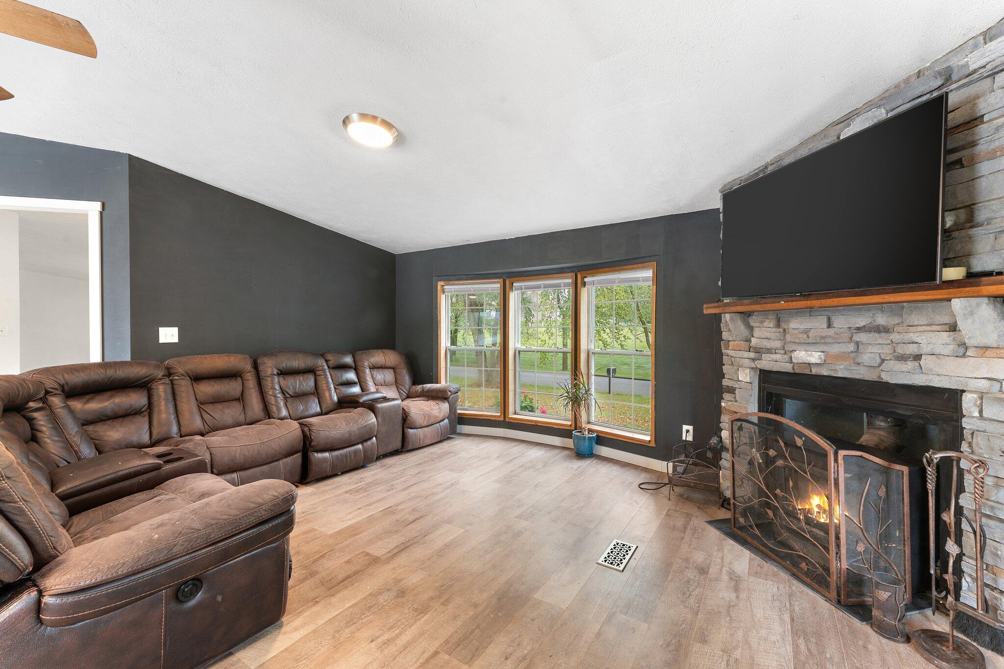 1405 W 179th Place