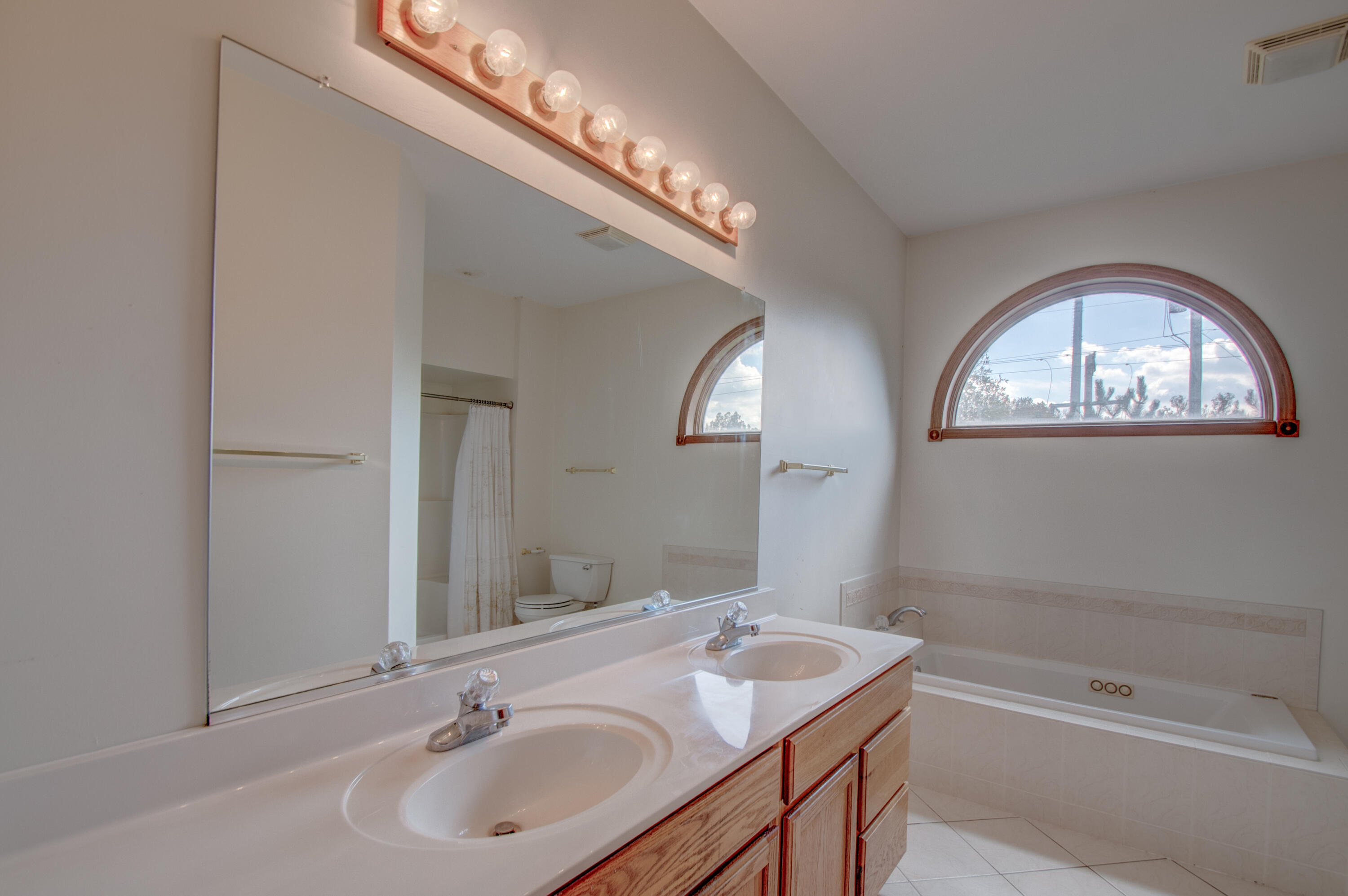 1404 Canterbury Court