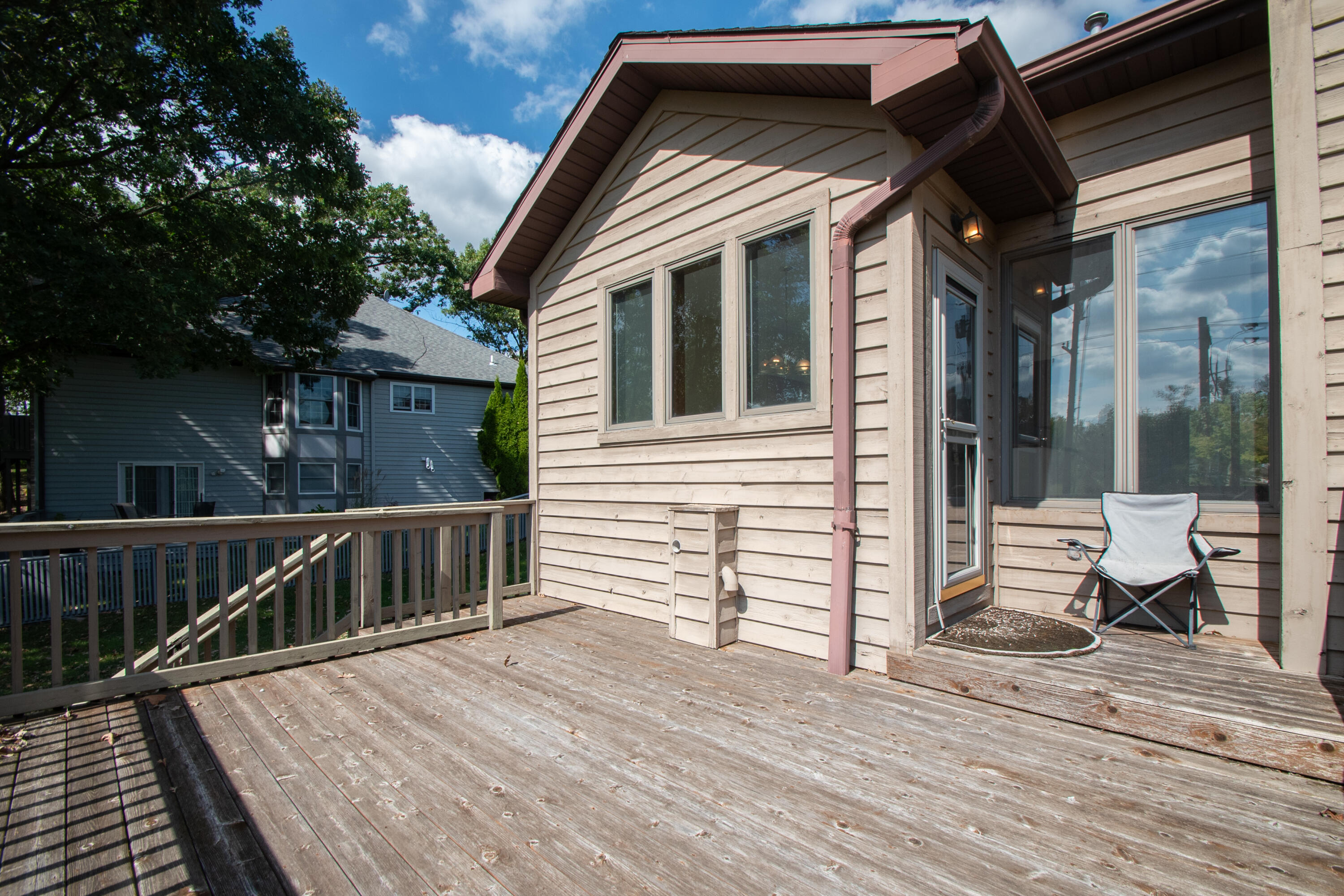 1404 Canterbury Court
