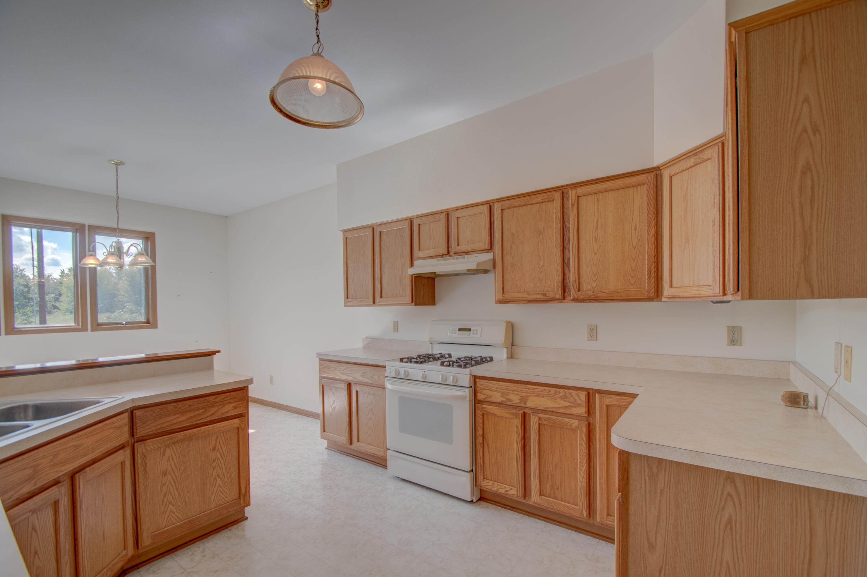 1404 Canterbury Court