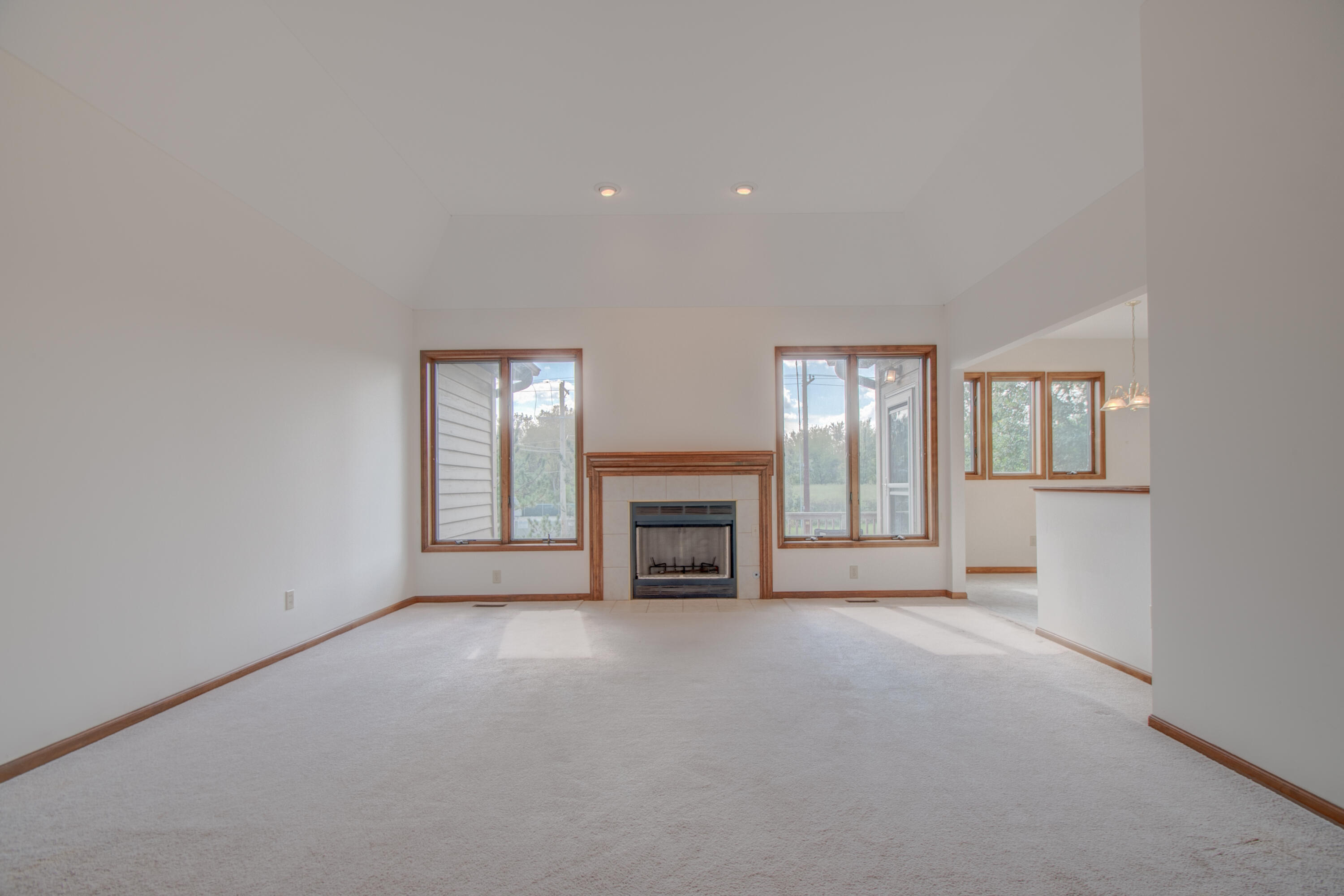 1404 Canterbury Court