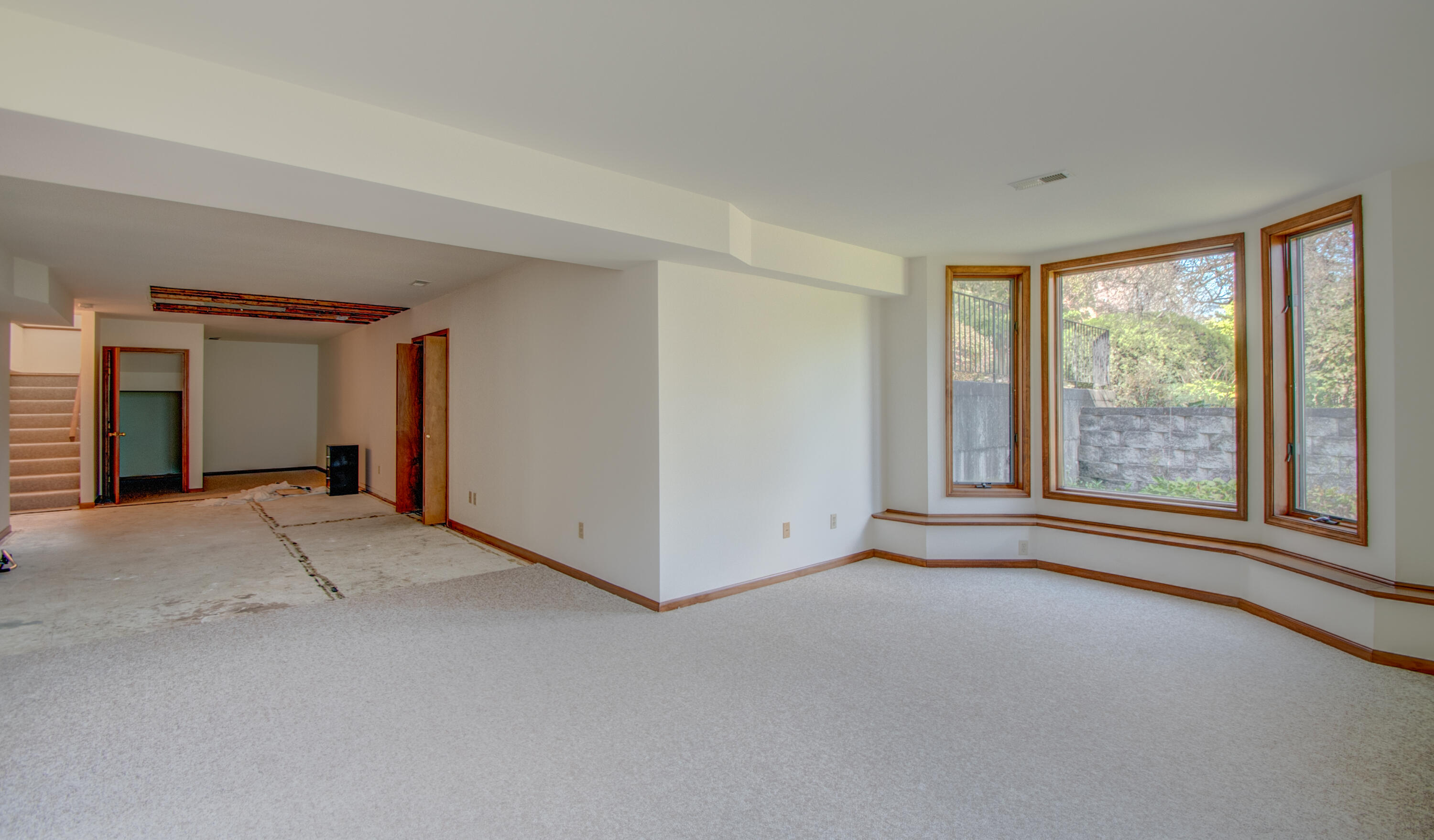 1404 Canterbury Court
