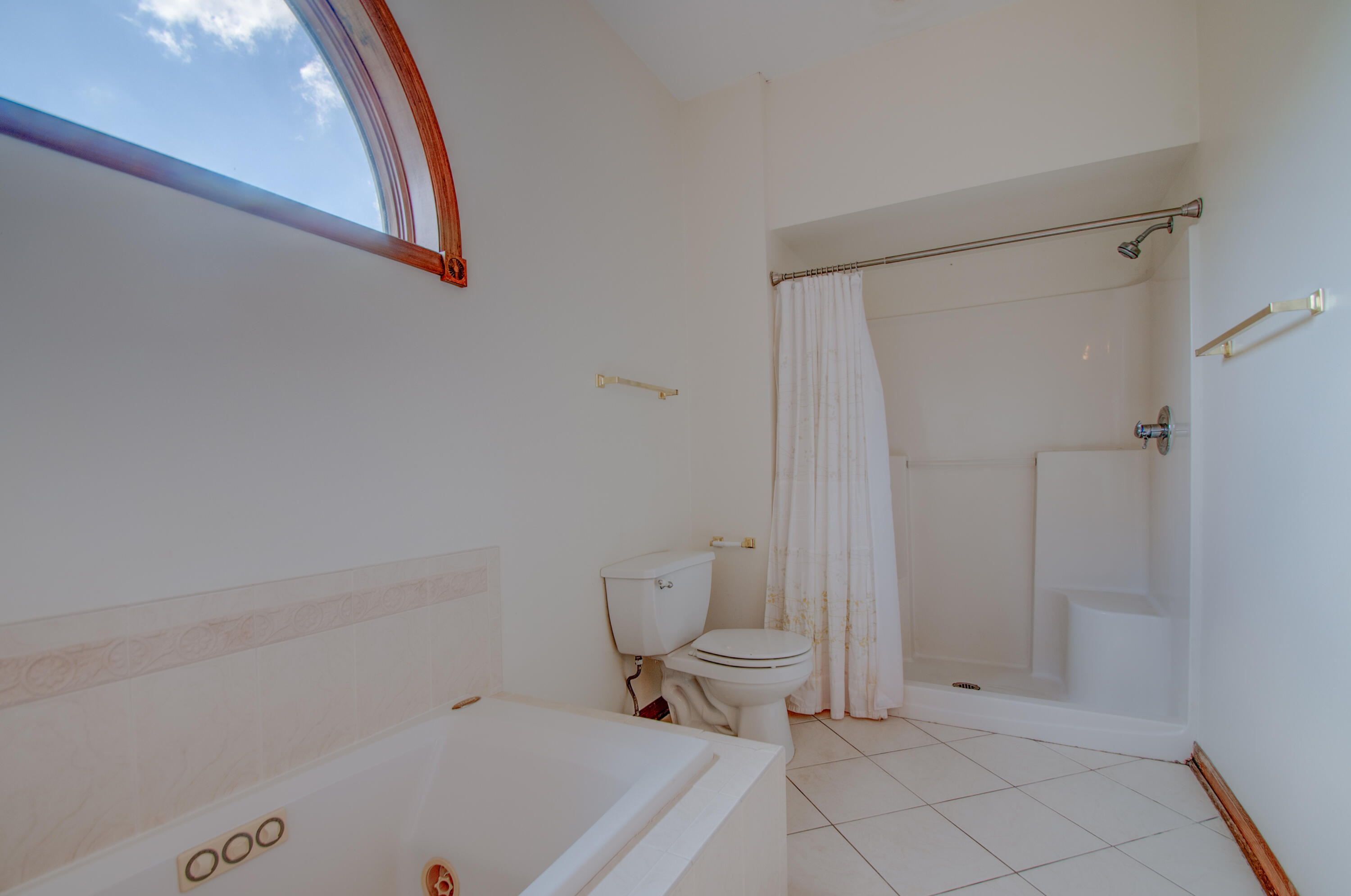 1404 Canterbury Court