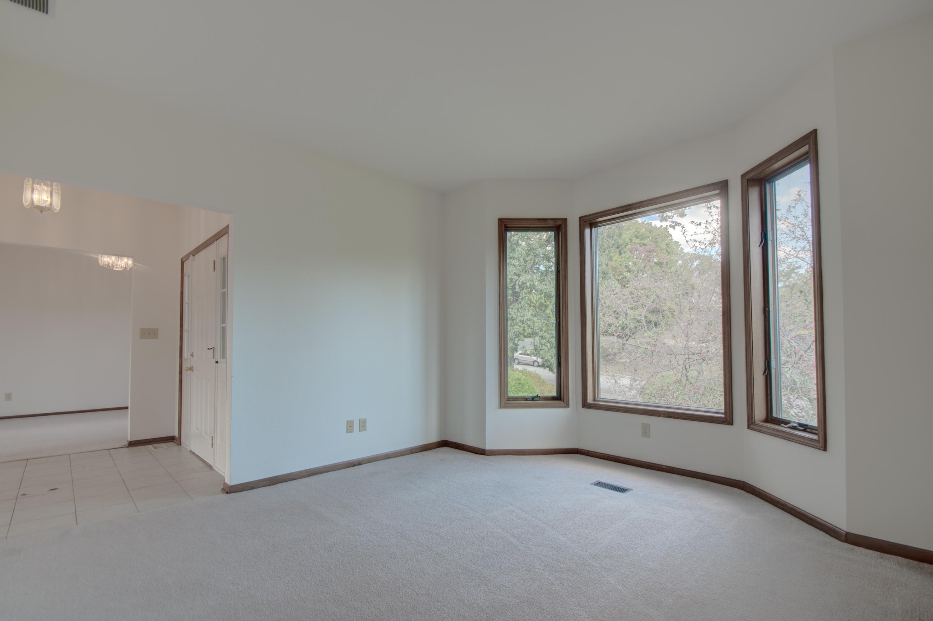 1404 Canterbury Court