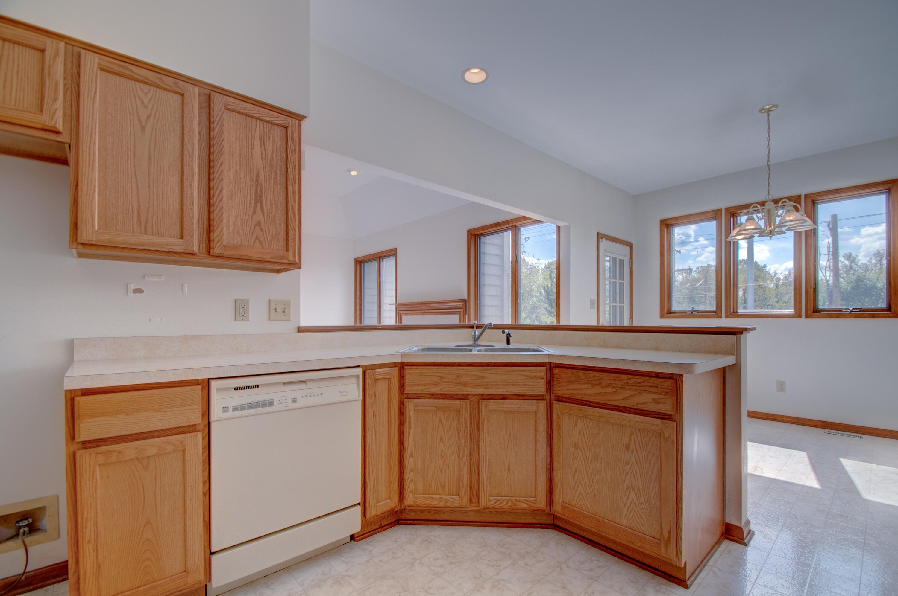 1404 Canterbury Court
