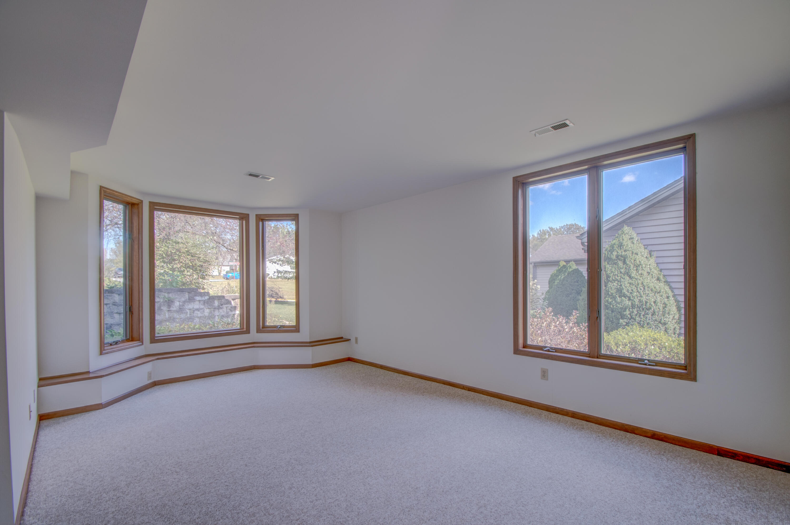 1404 Canterbury Court