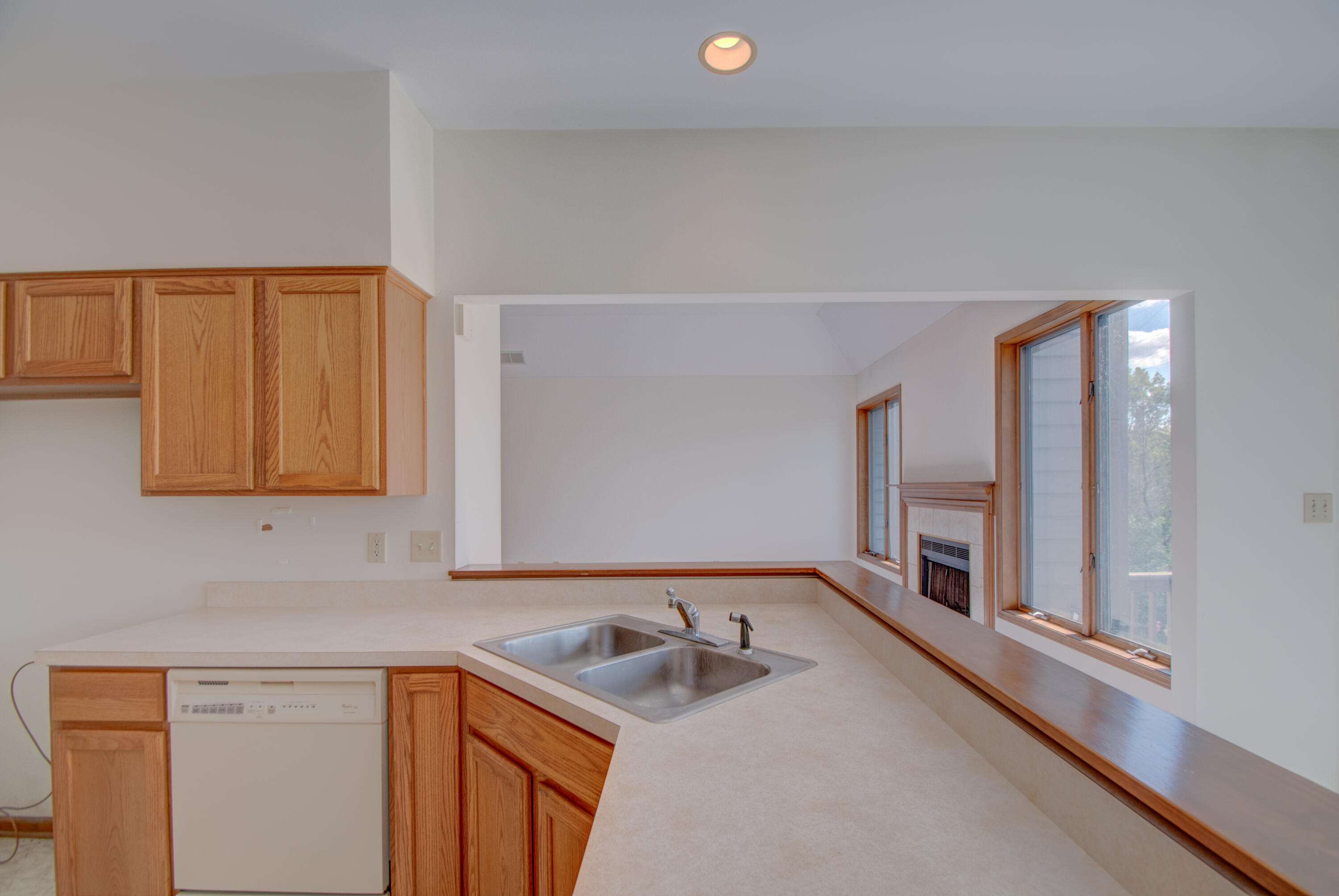 1404 Canterbury Court